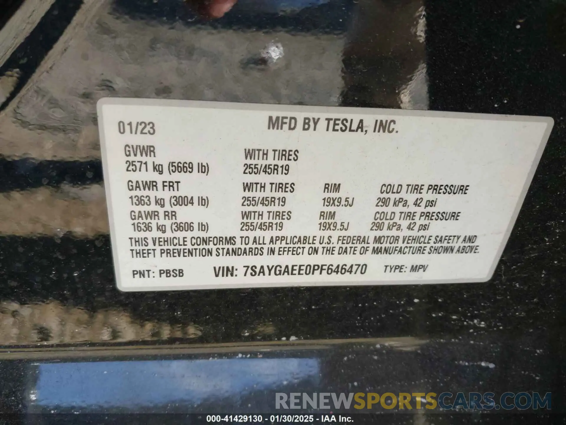 9 Photograph of a damaged car 7SAYGAEE0PF646470 TESLA MODEL Y 2023