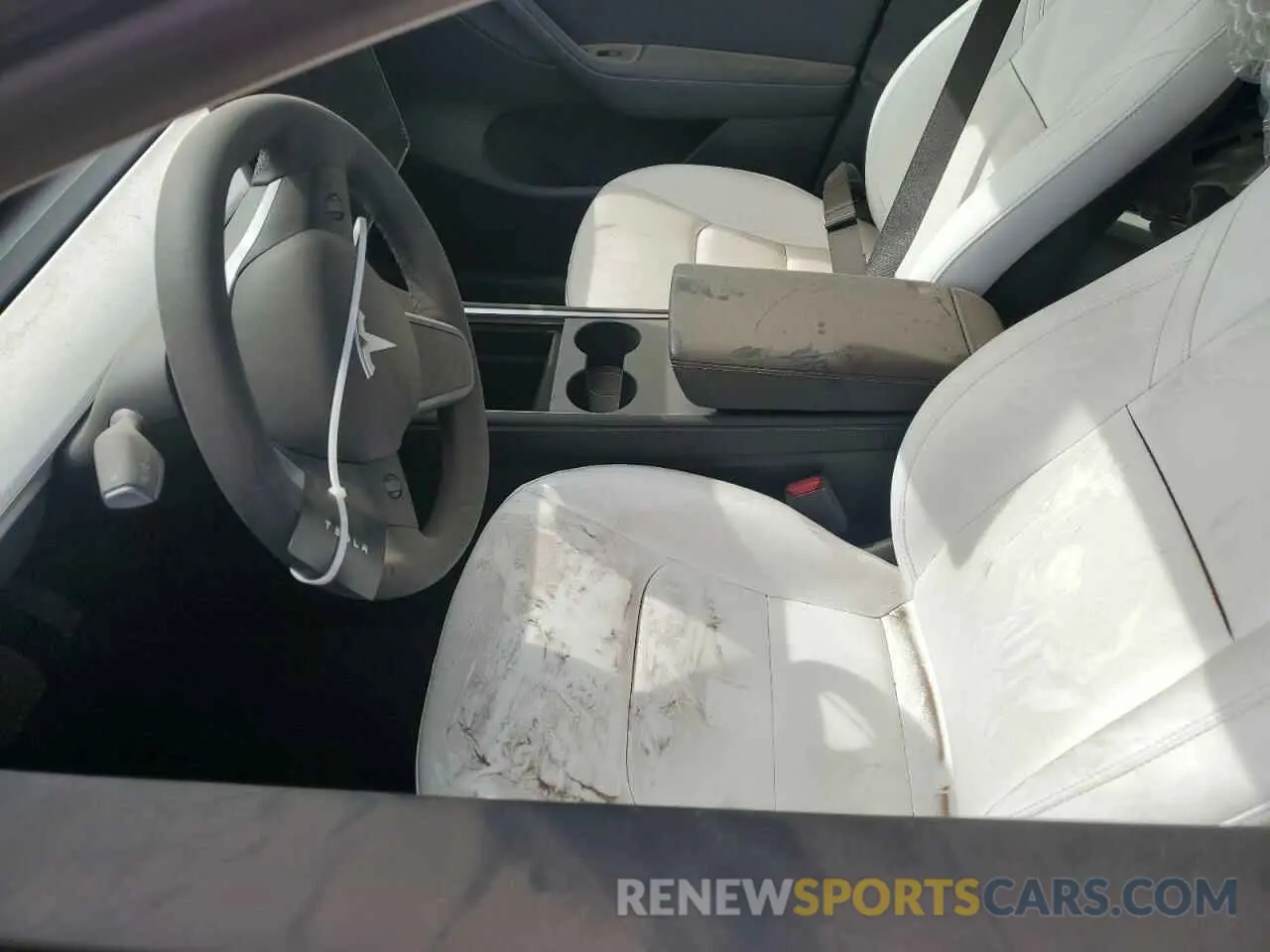 7 Photograph of a damaged car 7SAYGAEE0PF646923 TESLA MODEL Y 2023