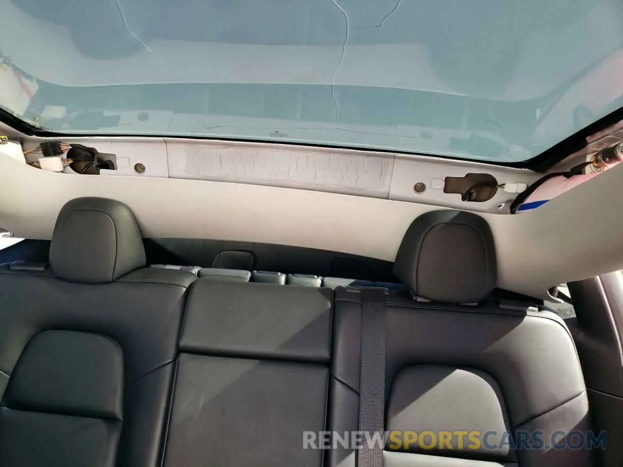 10 Photograph of a damaged car 7SAYGAEE0PF686760 TESLA MODEL Y 2023