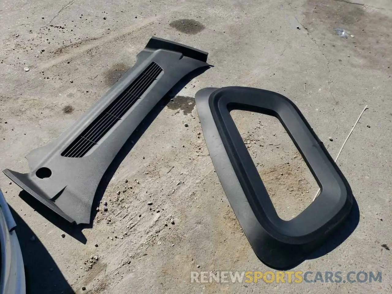 15 Photograph of a damaged car 7SAYGAEE0PF686760 TESLA MODEL Y 2023