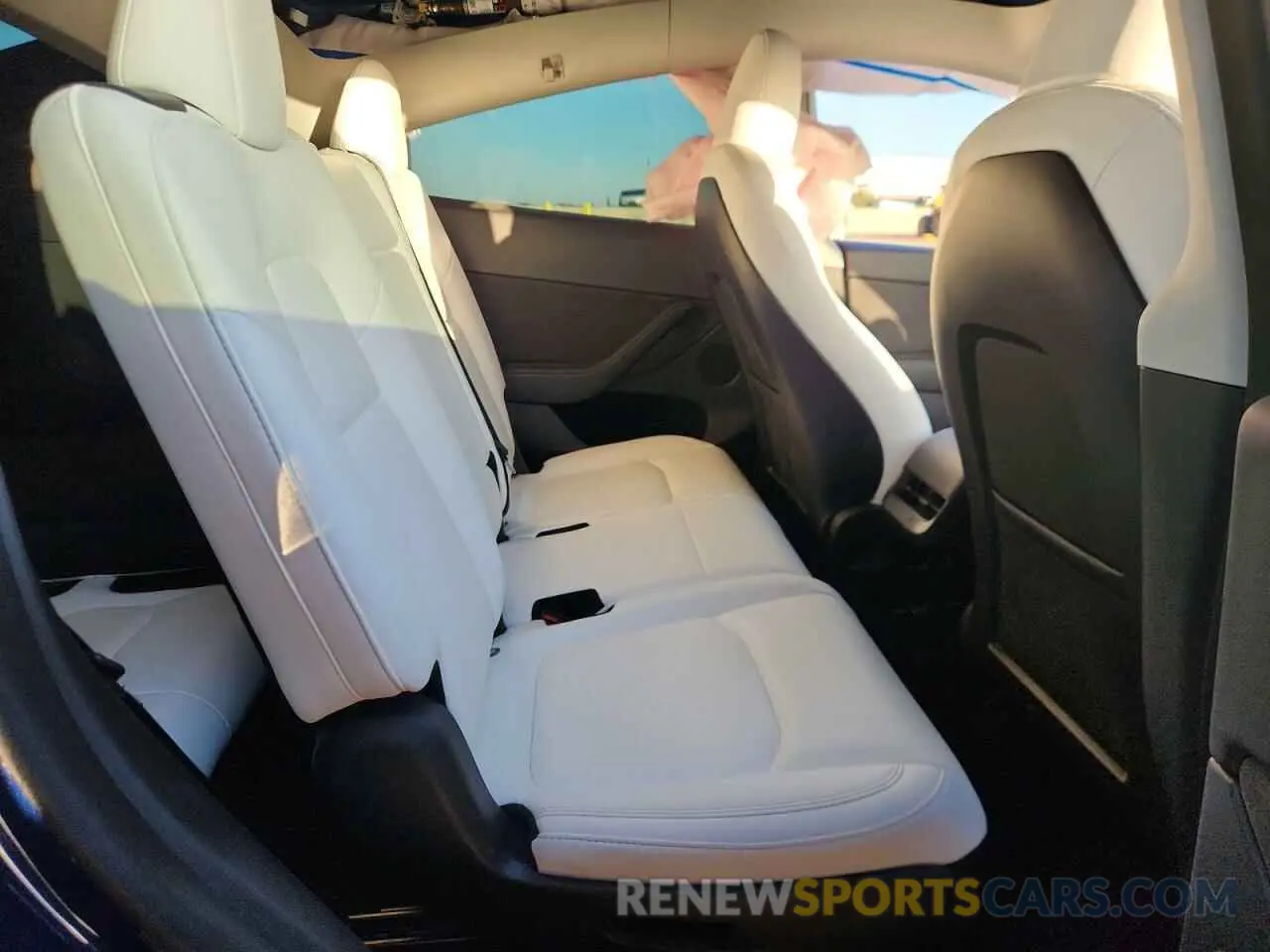 10 Photograph of a damaged car 7SAYGAEE0PF689254 TESLA MODEL Y 2023