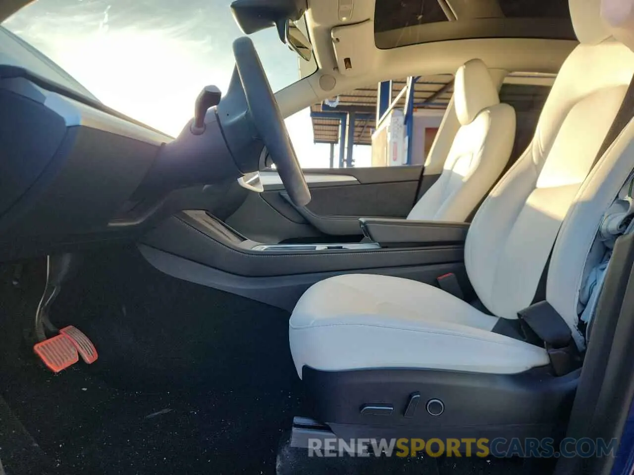 7 Photograph of a damaged car 7SAYGAEE0PF689254 TESLA MODEL Y 2023