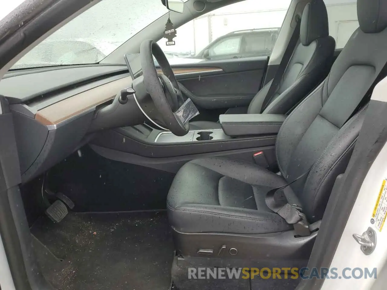7 Photograph of a damaged car 7SAYGAEE0PF693613 TESLA MODEL Y 2023