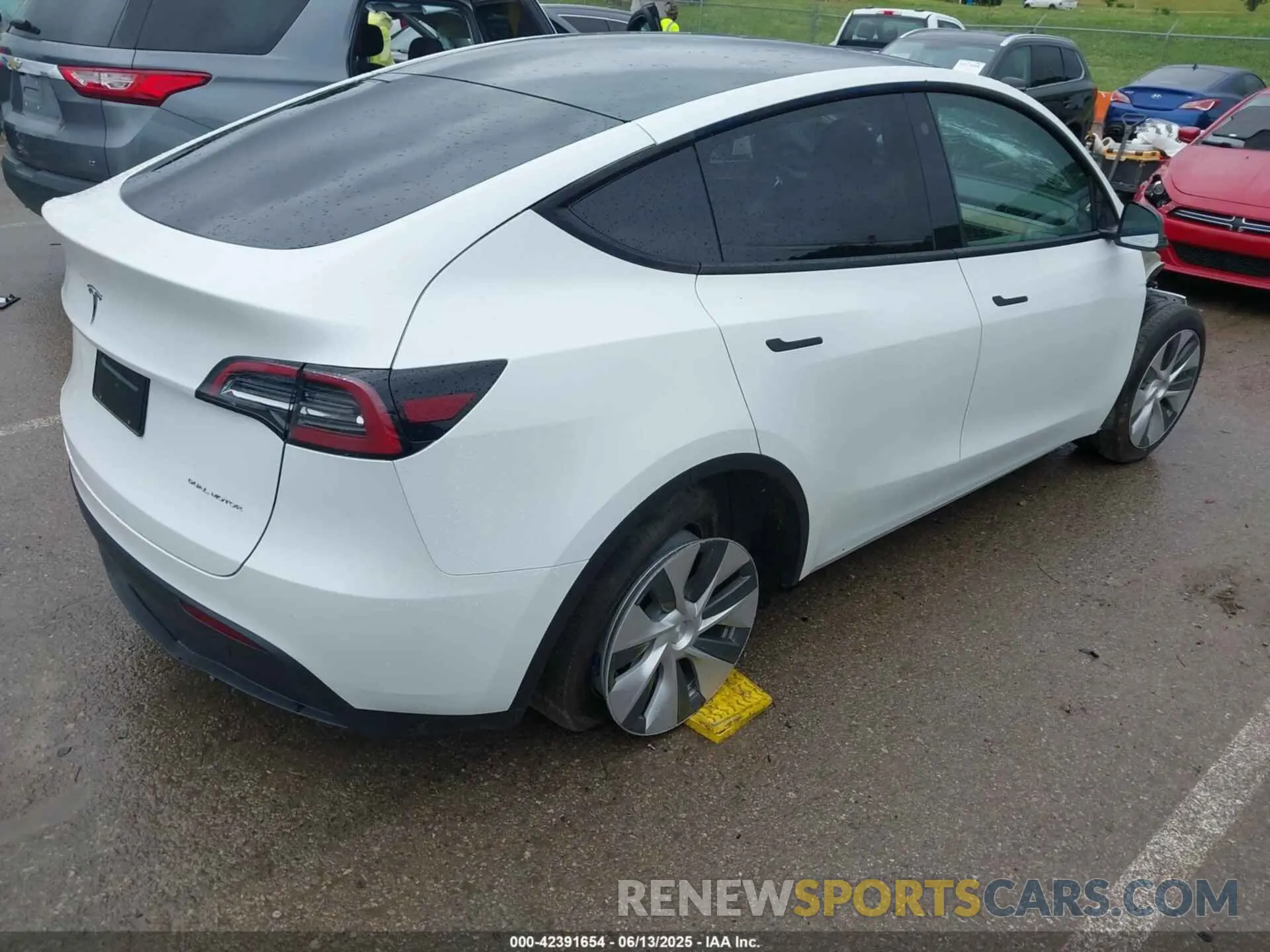 4 Photograph of a damaged car 7SAYGAEE0PF744494 TESLA MODEL Y 2023