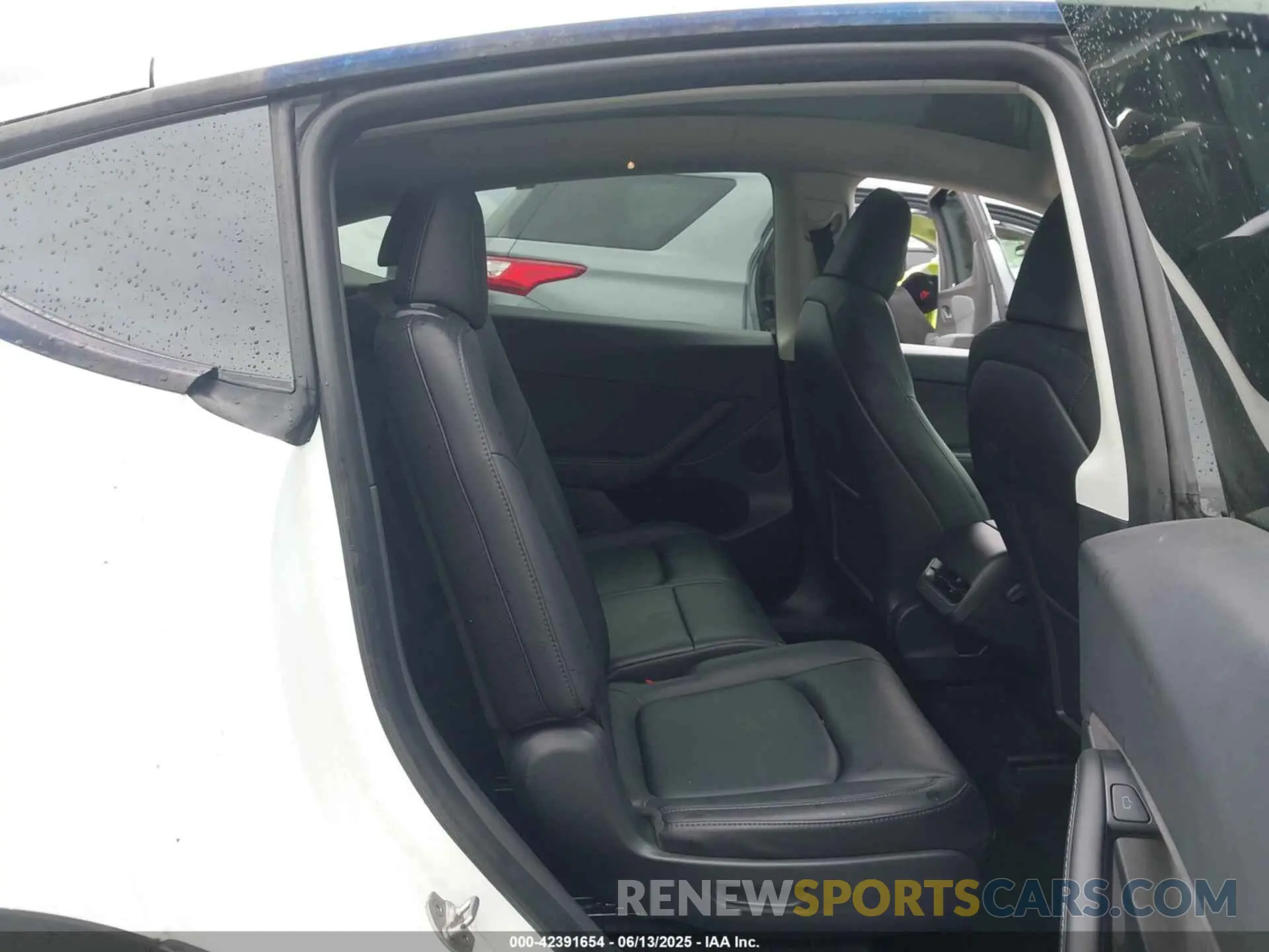 8 Photograph of a damaged car 7SAYGAEE0PF744494 TESLA MODEL Y 2023