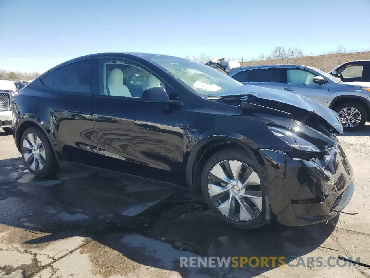 4 Photograph of a damaged car 7SAYGAEE0PF824894 TESLA MODEL Y 2023