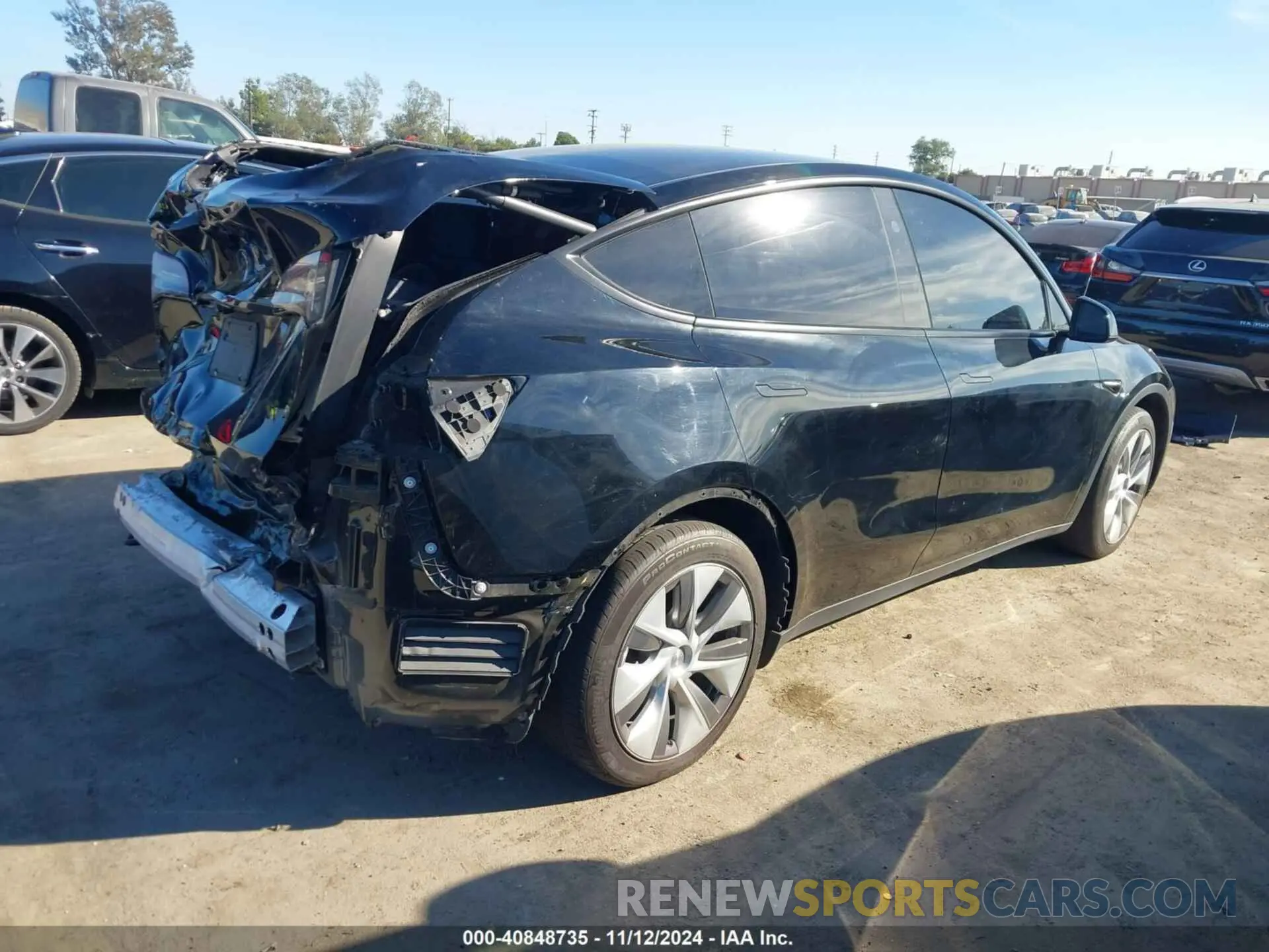 4 Photograph of a damaged car 7SAYGAEE0PF868345 TESLA MODEL Y 2023
