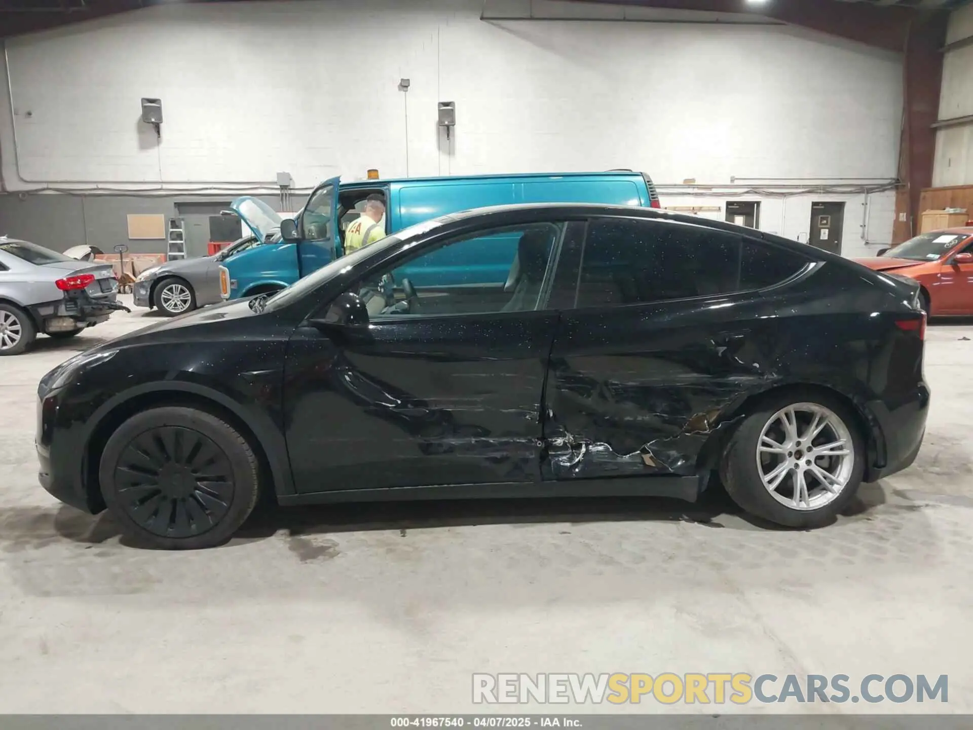 14 Photograph of a damaged car 7SAYGAEE0PF888983 TESLA MODEL Y 2023