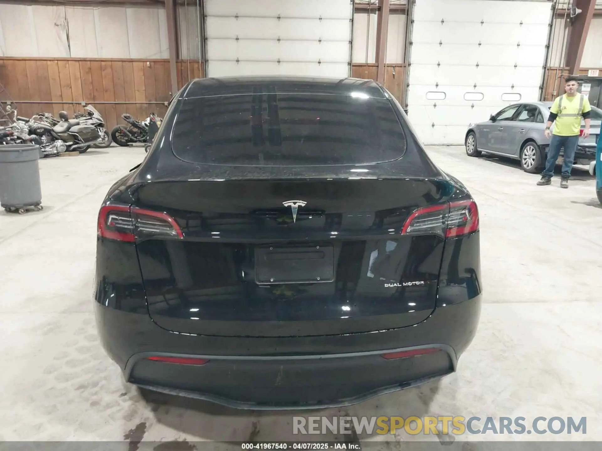16 Photograph of a damaged car 7SAYGAEE0PF888983 TESLA MODEL Y 2023
