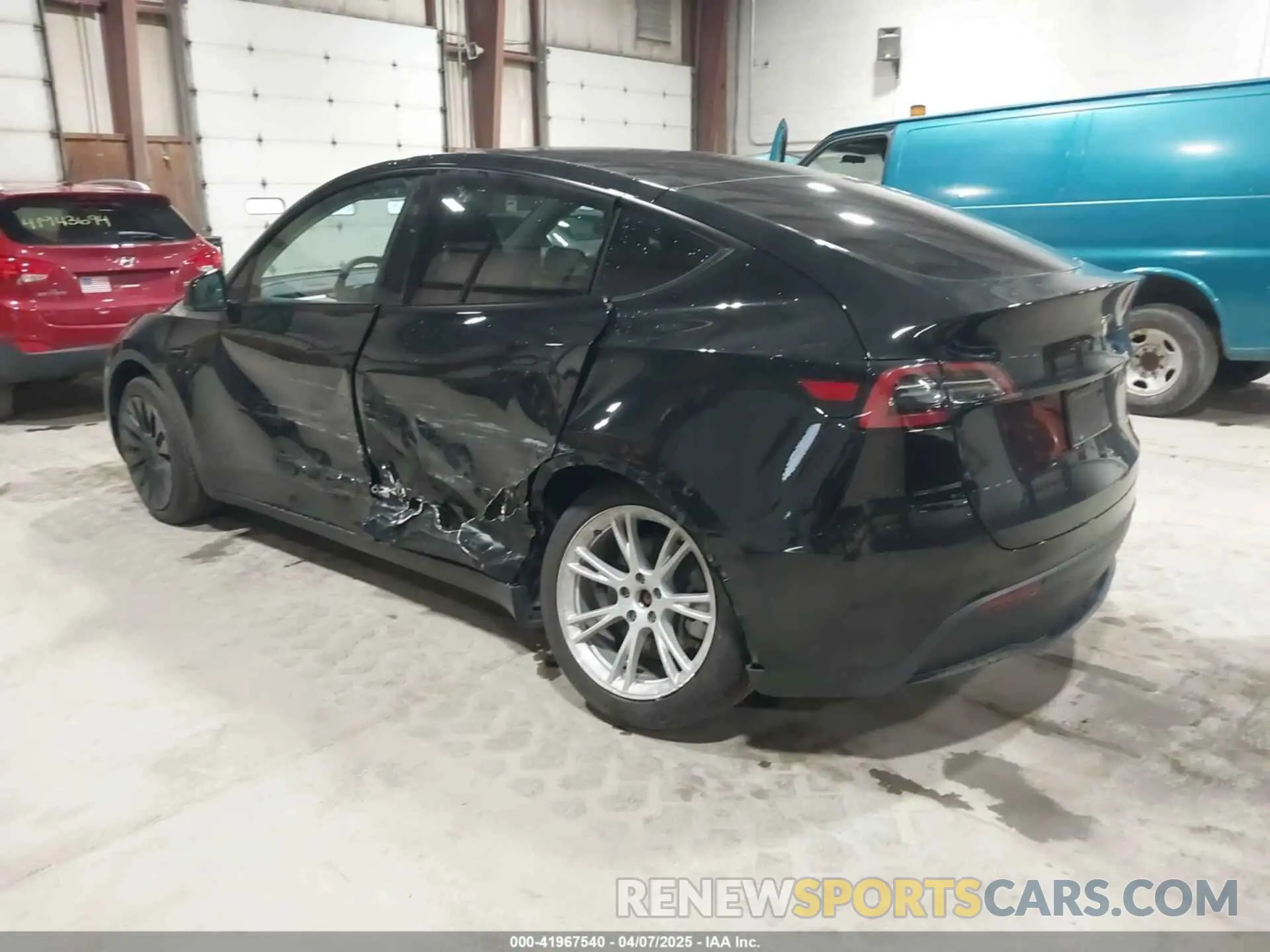 3 Photograph of a damaged car 7SAYGAEE0PF888983 TESLA MODEL Y 2023