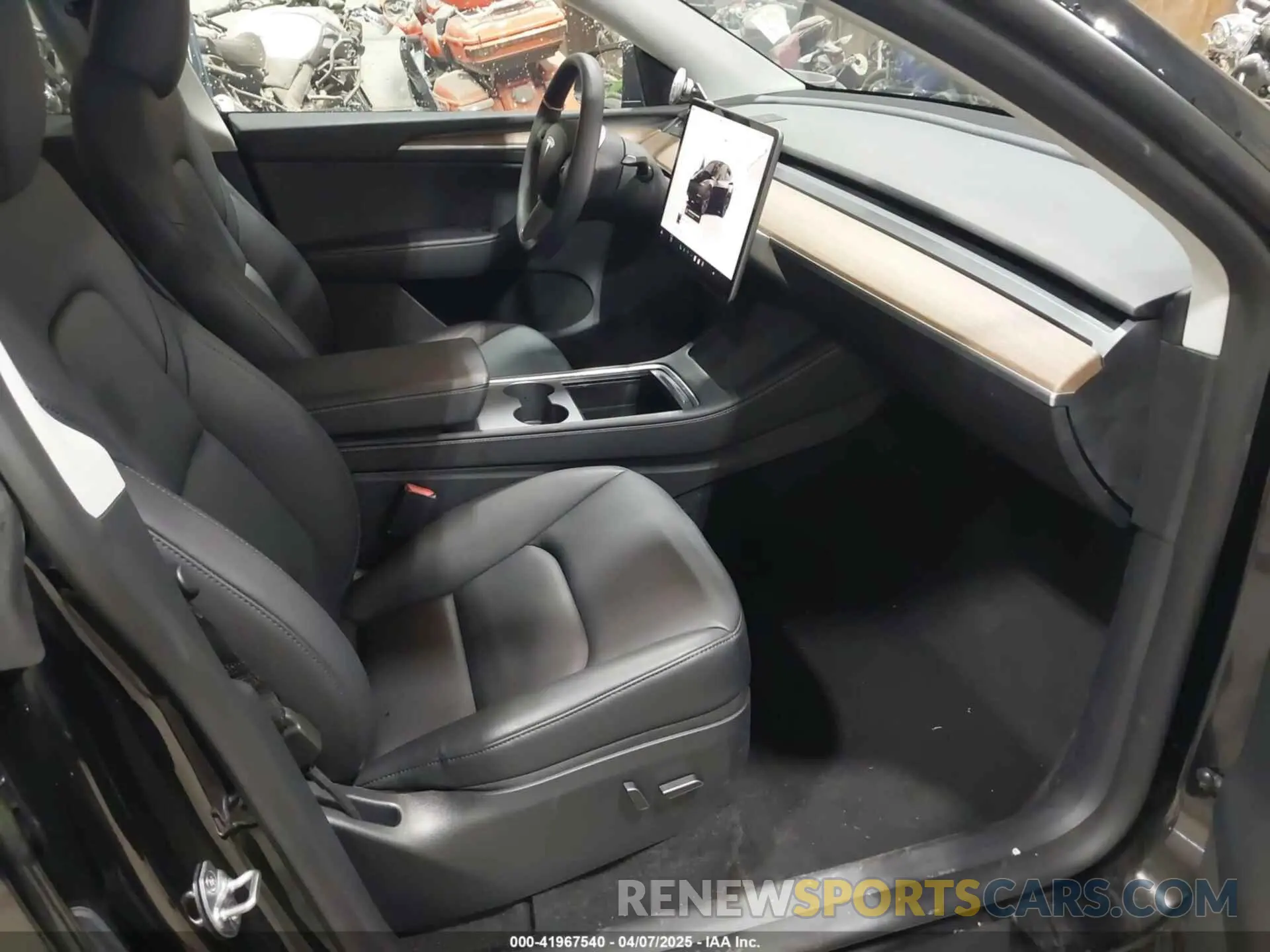 5 Photograph of a damaged car 7SAYGAEE0PF888983 TESLA MODEL Y 2023