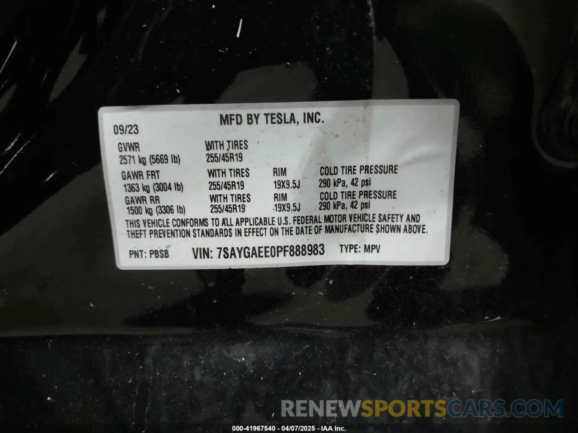9 Photograph of a damaged car 7SAYGAEE0PF888983 TESLA MODEL Y 2023