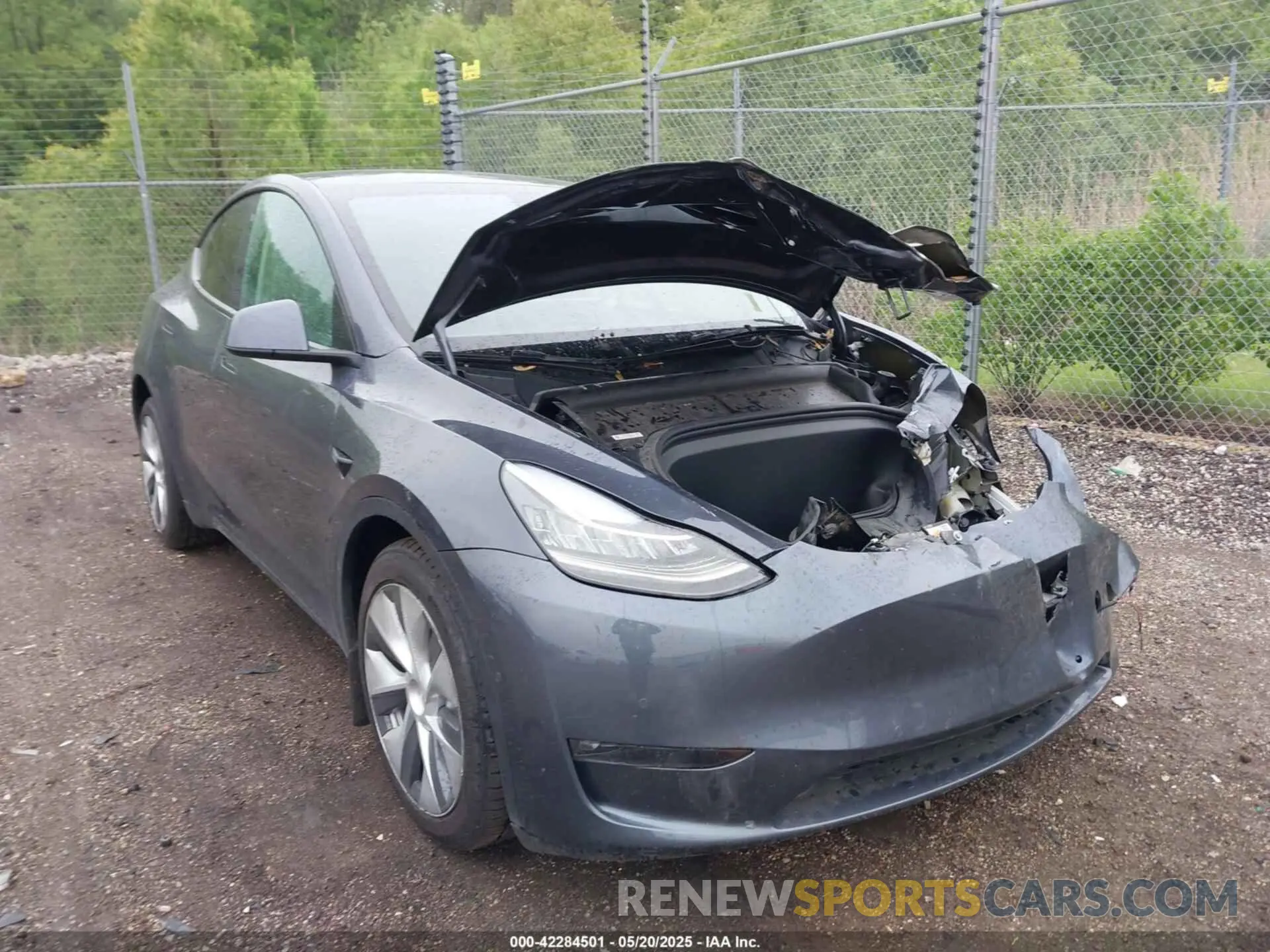 18 Photograph of a damaged car 7SAYGAEE1PF584206 TESLA MODEL Y 2023