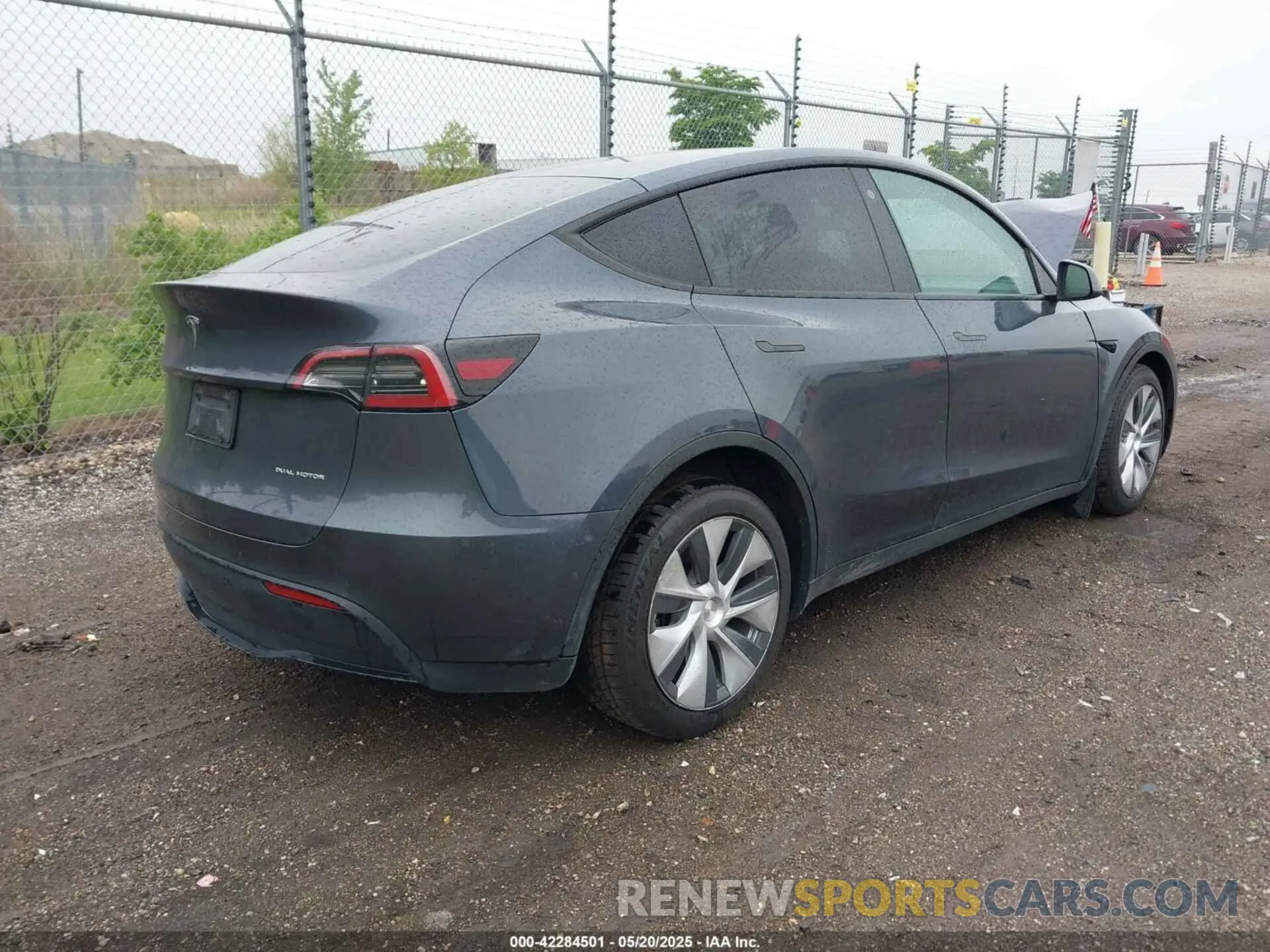 4 Photograph of a damaged car 7SAYGAEE1PF584206 TESLA MODEL Y 2023
