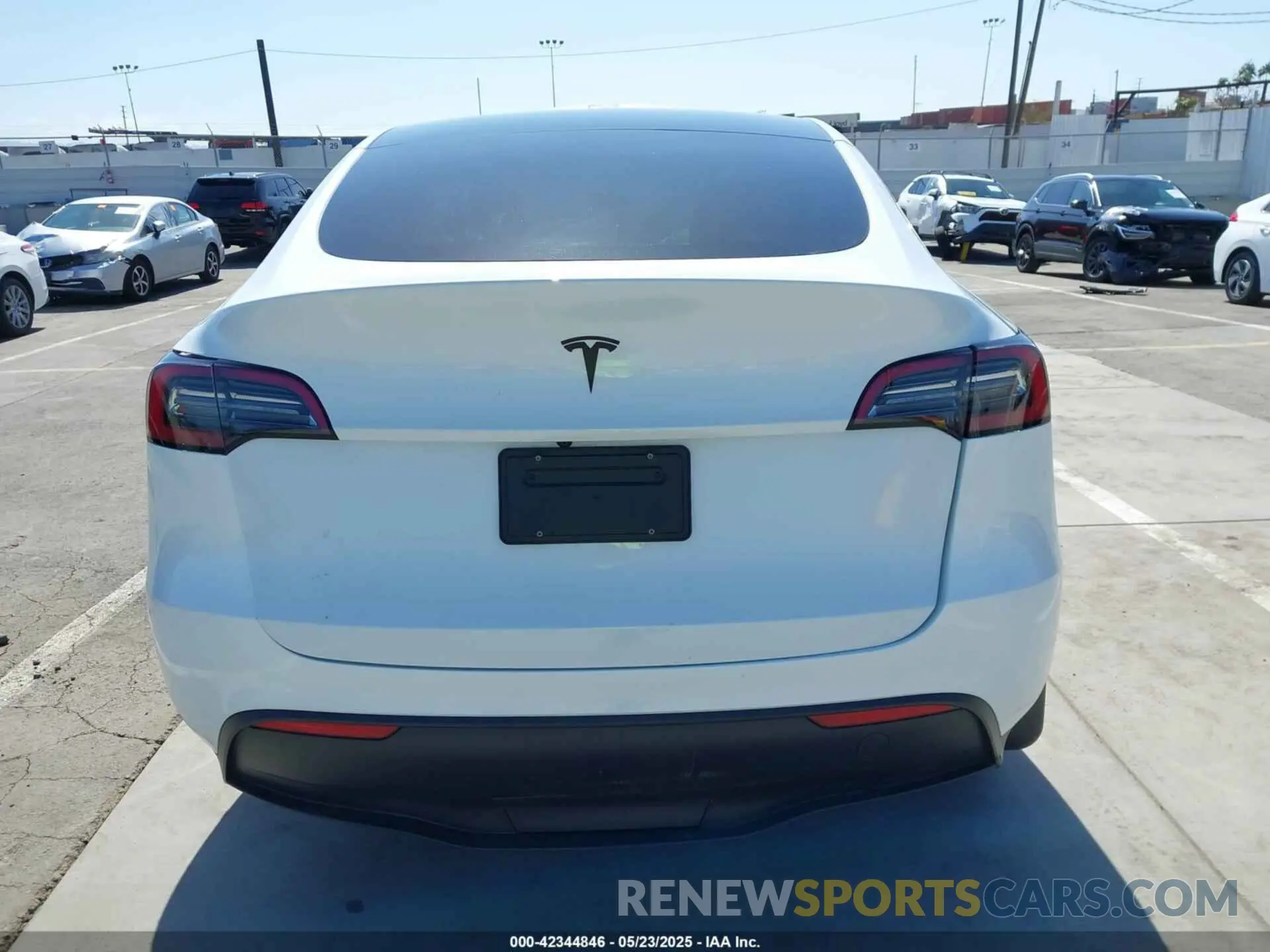 16 Photograph of a damaged car 7SAYGAEE1PF637017 TESLA MODEL Y 2023
