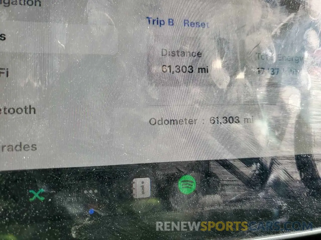 9 Photograph of a damaged car 7SAYGAEE1PF672995 TESLA MODEL Y 2023