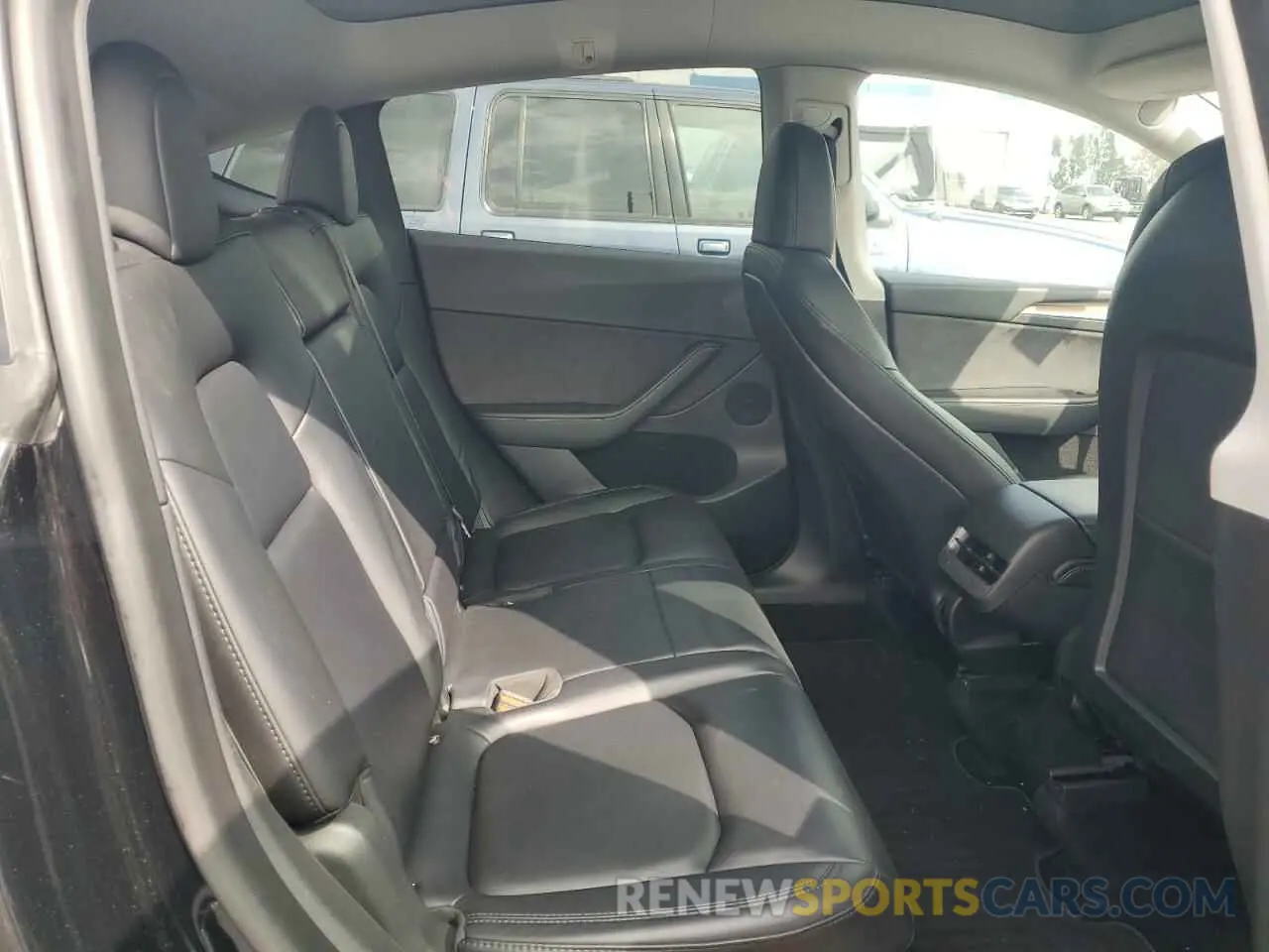 10 Photograph of a damaged car 7SAYGAEE1PF698125 TESLA MODEL Y 2023