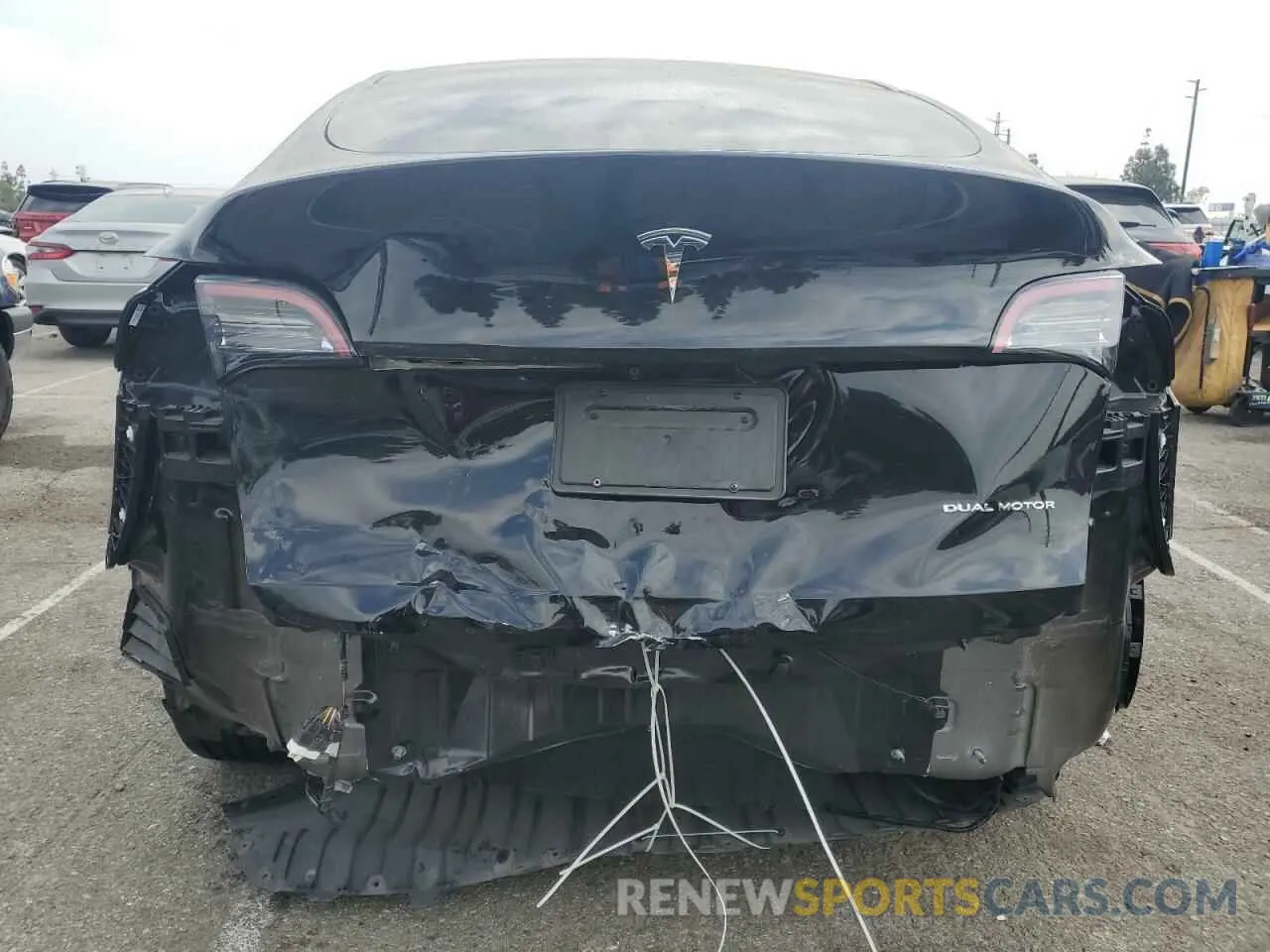 6 Photograph of a damaged car 7SAYGAEE1PF698125 TESLA MODEL Y 2023
