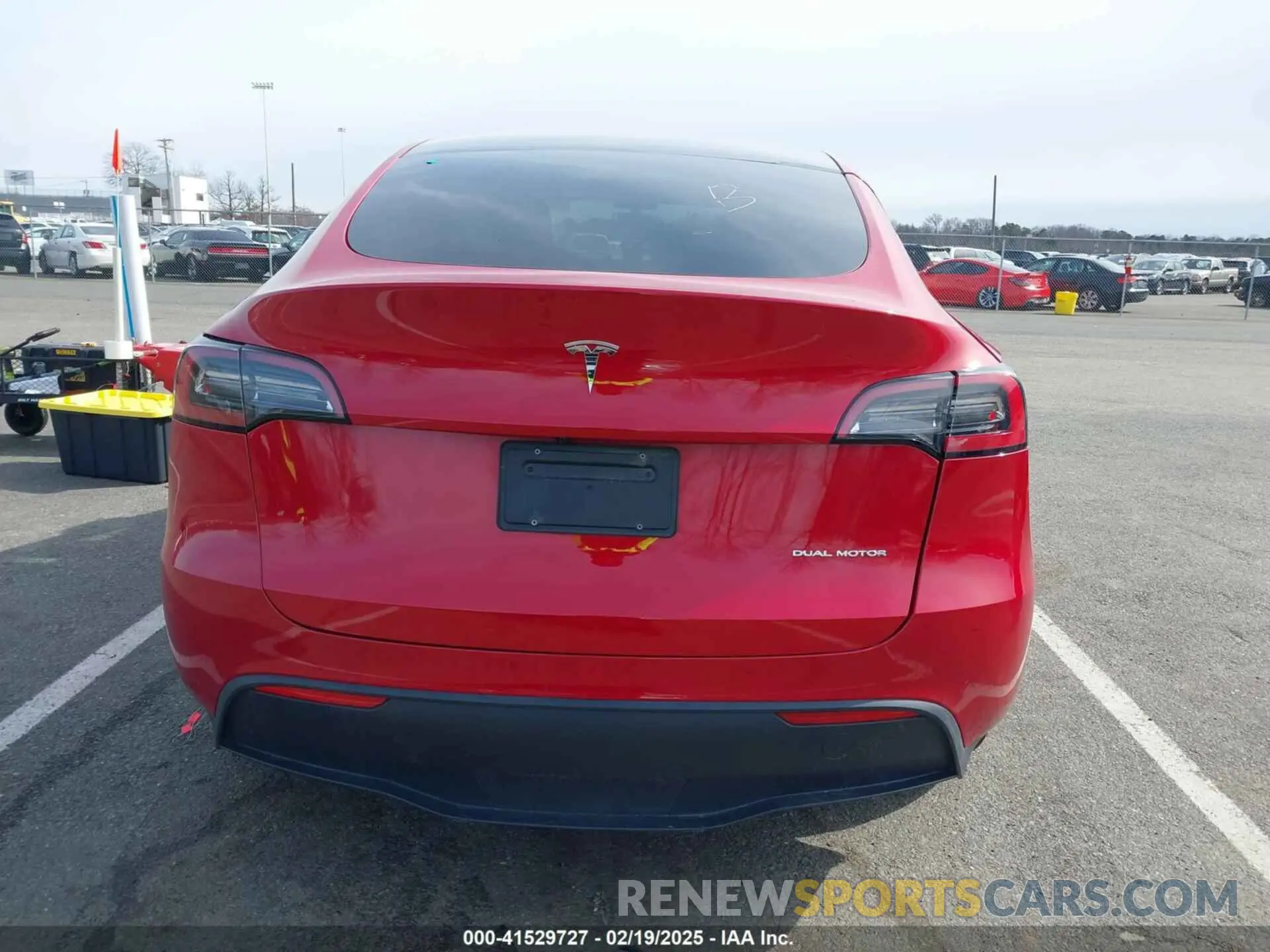 15 Photograph of a damaged car 7SAYGAEE1PF745038 TESLA MODEL Y 2023