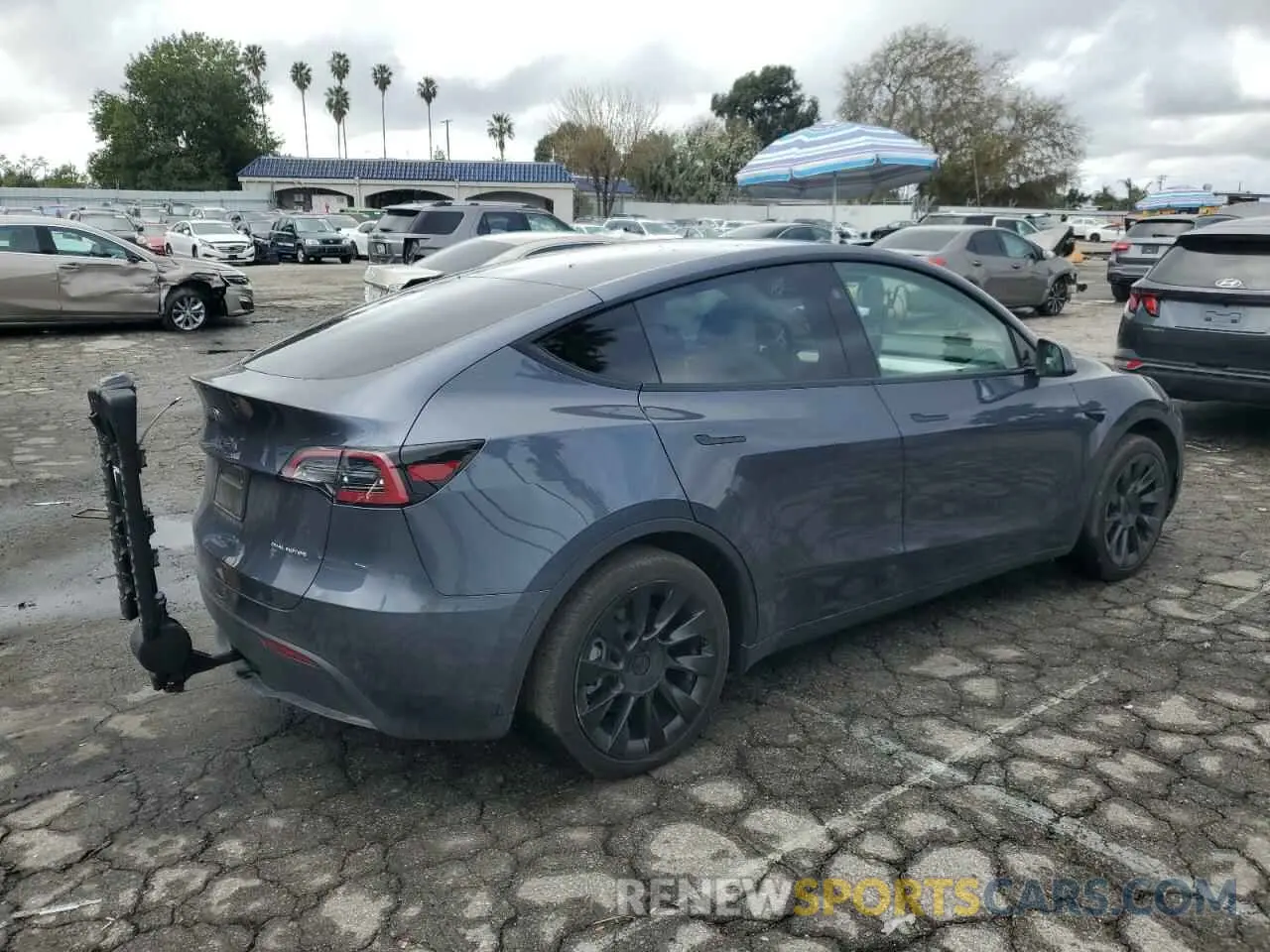 3 Photograph of a damaged car 7SAYGAEE1PF824385 TESLA MODEL Y 2023
