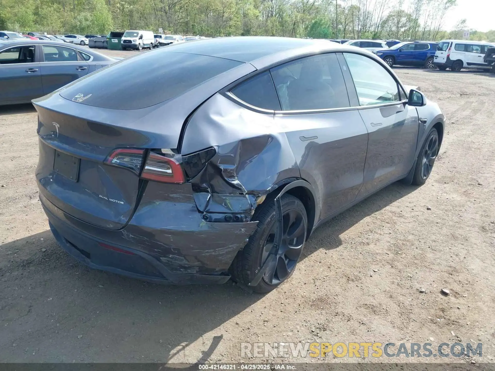 4 Photograph of a damaged car 7SAYGAEE1PF889267 TESLA MODEL Y 2023