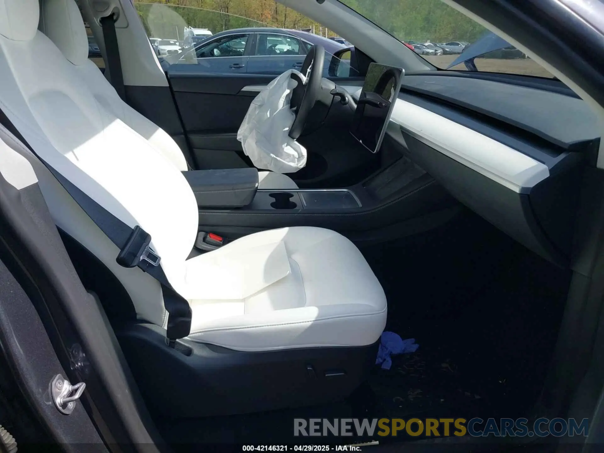 5 Photograph of a damaged car 7SAYGAEE1PF889267 TESLA MODEL Y 2023