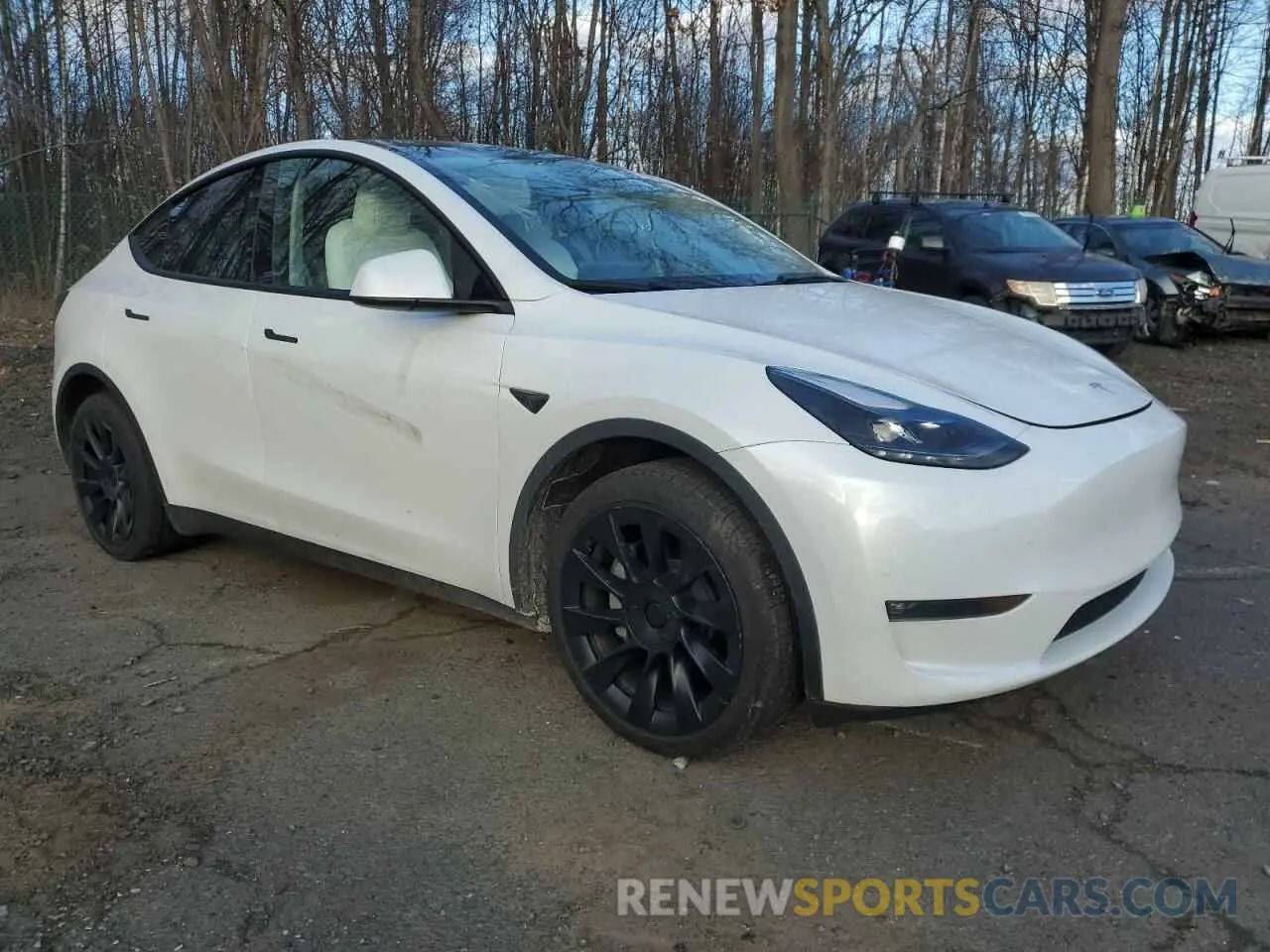 4 Photograph of a damaged car 7SAYGAEE1PF967353 TESLA MODEL Y 2023