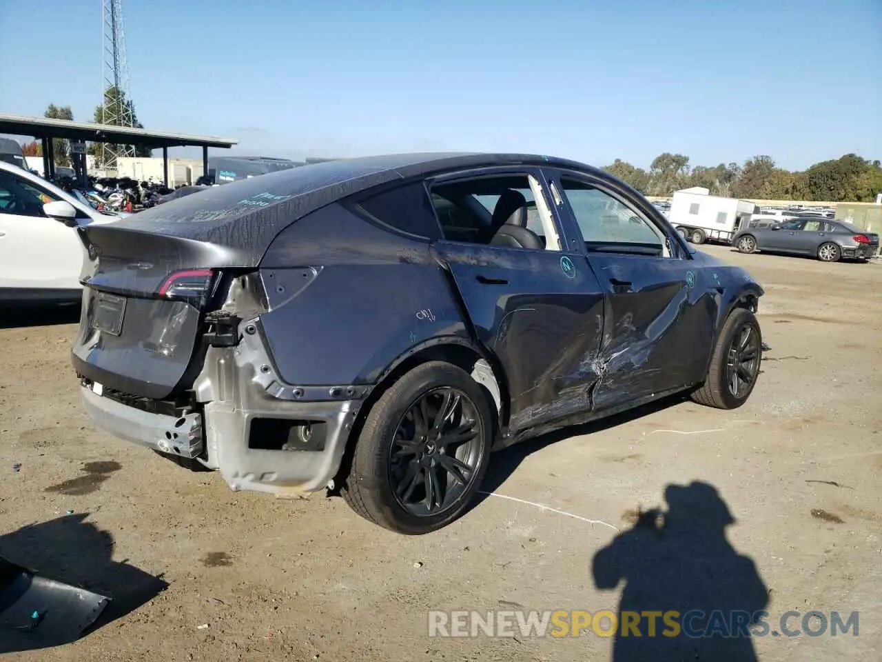 3 Photograph of a damaged car 7SAYGAEE1PF967787 TESLA MODEL Y 2023