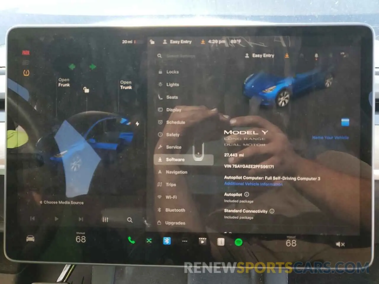 9 Photograph of a damaged car 7SAYGAEE2PF596171 TESLA MODEL Y 2023