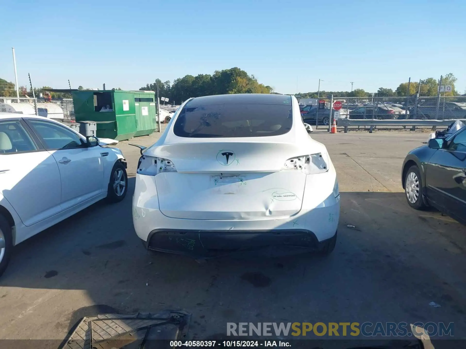 17 Photograph of a damaged car 7SAYGAEE2PF688882 TESLA MODEL Y 2023
