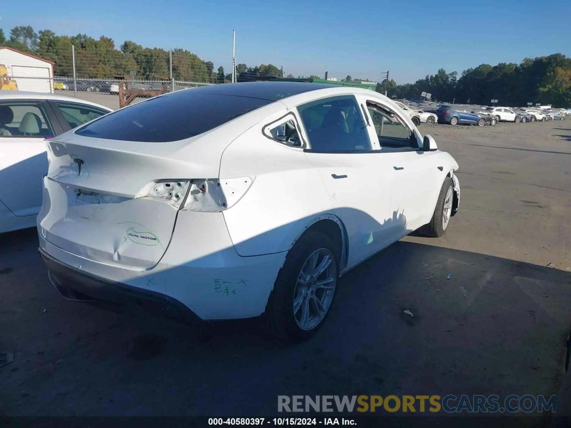 4 Photograph of a damaged car 7SAYGAEE2PF688882 TESLA MODEL Y 2023