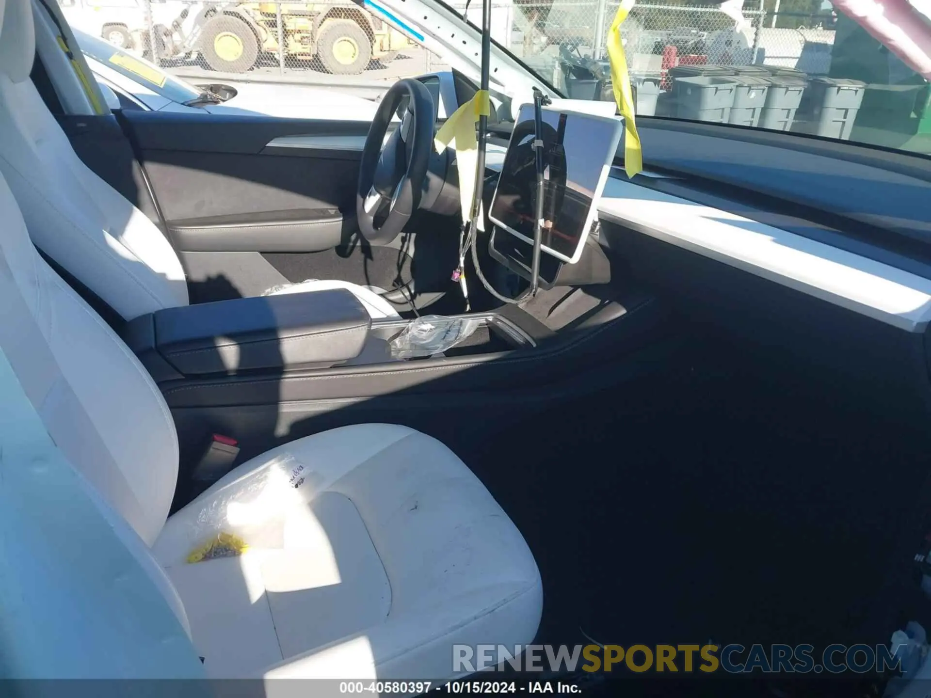 5 Photograph of a damaged car 7SAYGAEE2PF688882 TESLA MODEL Y 2023