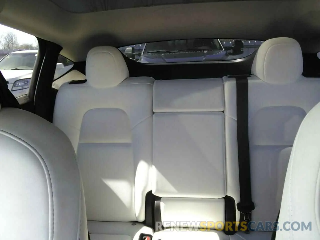 10 Photograph of a damaged car 7SAYGAEE2PF758235 TESLA MODEL Y 2023