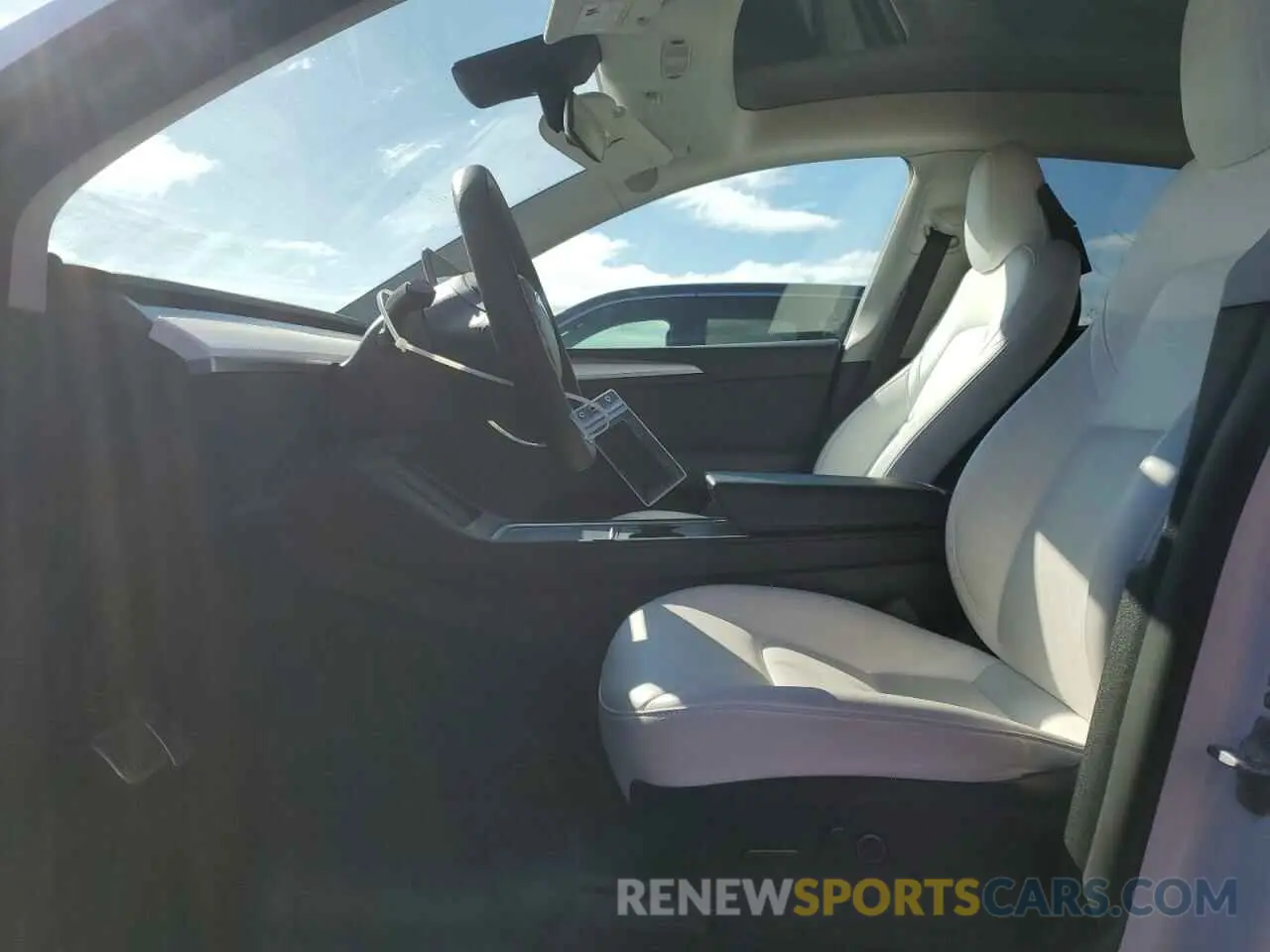 7 Photograph of a damaged car 7SAYGAEE2PF758235 TESLA MODEL Y 2023
