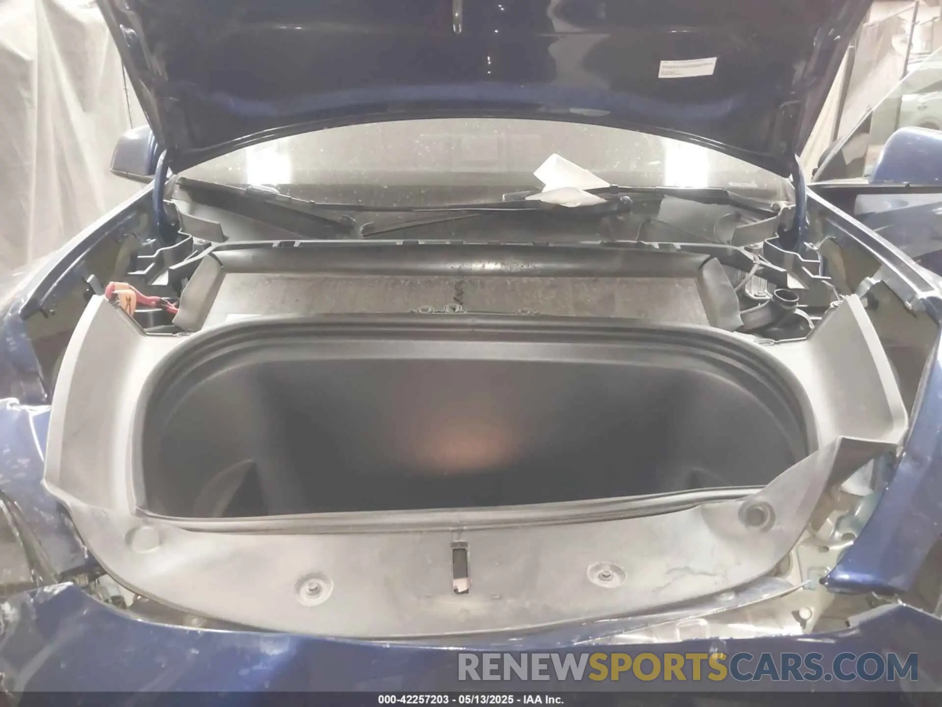10 Photograph of a damaged car 7SAYGAEE2PF773382 TESLA MODEL Y 2023