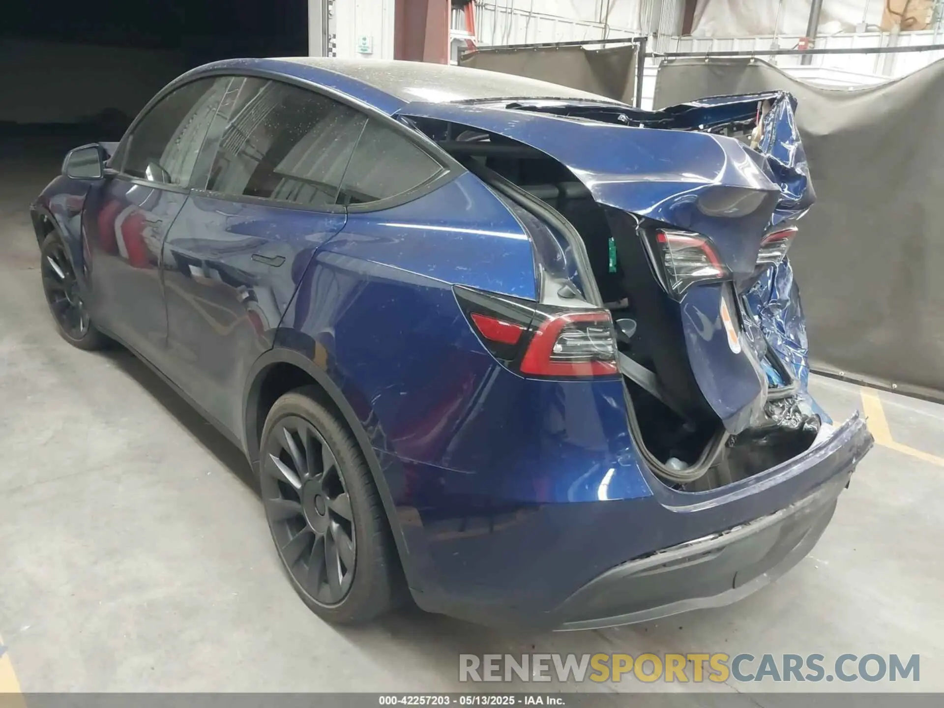 3 Photograph of a damaged car 7SAYGAEE2PF773382 TESLA MODEL Y 2023