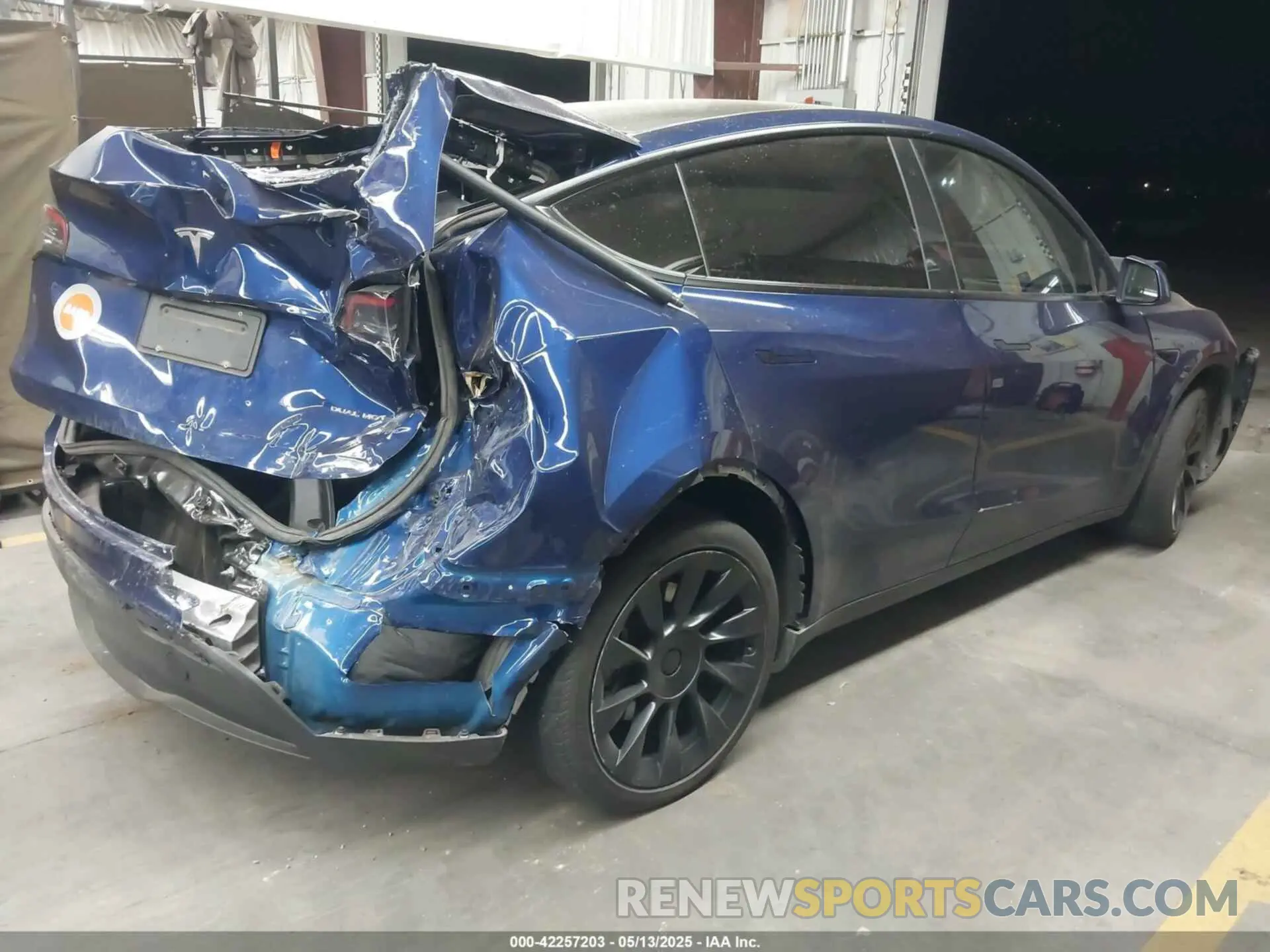 4 Photograph of a damaged car 7SAYGAEE2PF773382 TESLA MODEL Y 2023