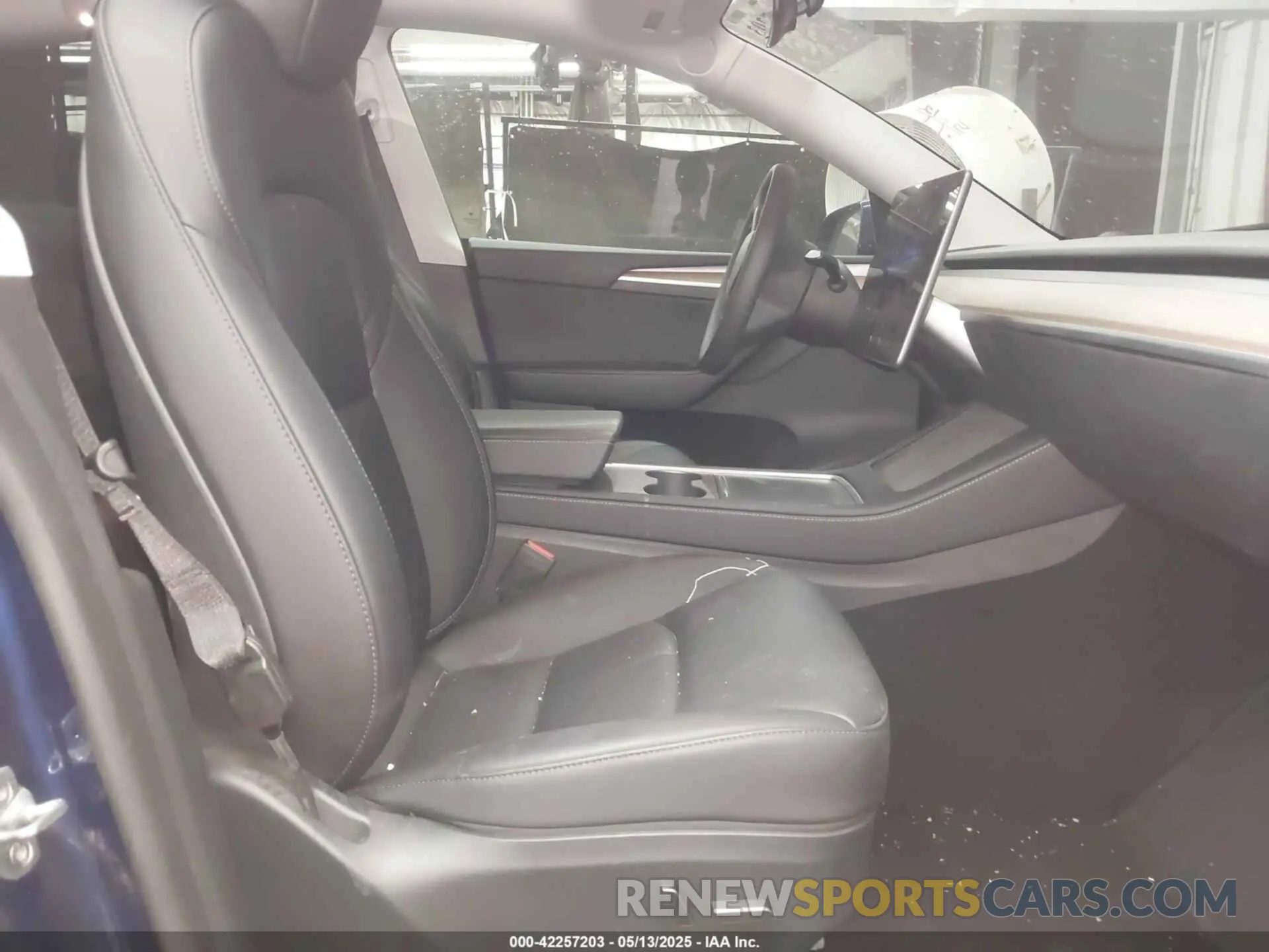 5 Photograph of a damaged car 7SAYGAEE2PF773382 TESLA MODEL Y 2023
