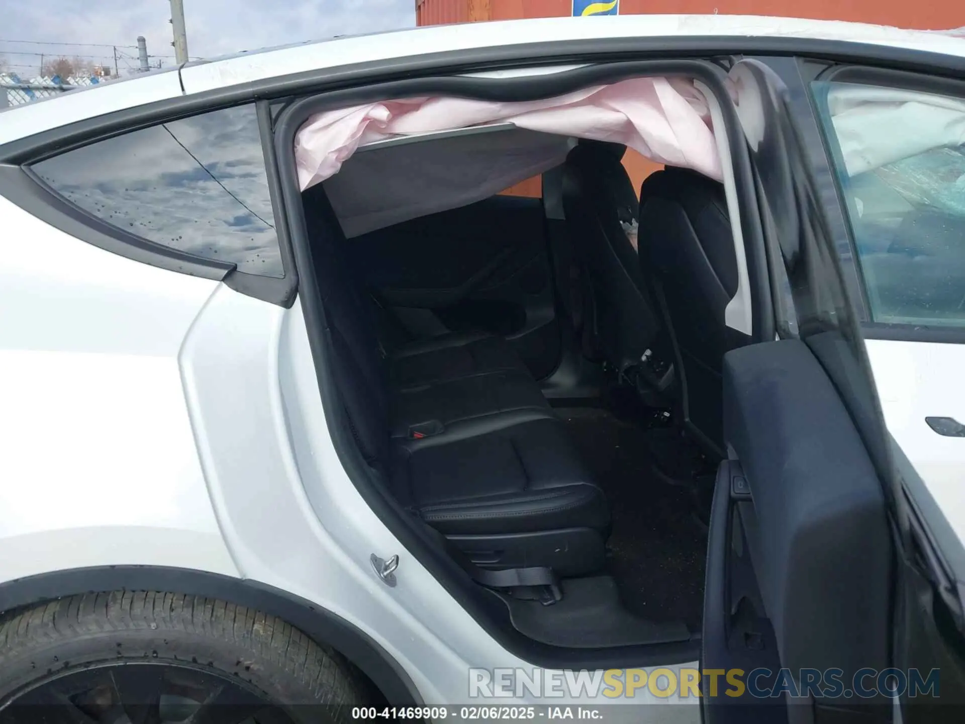 8 Photograph of a damaged car 7SAYGAEE2PF801990 TESLA MODEL Y 2023