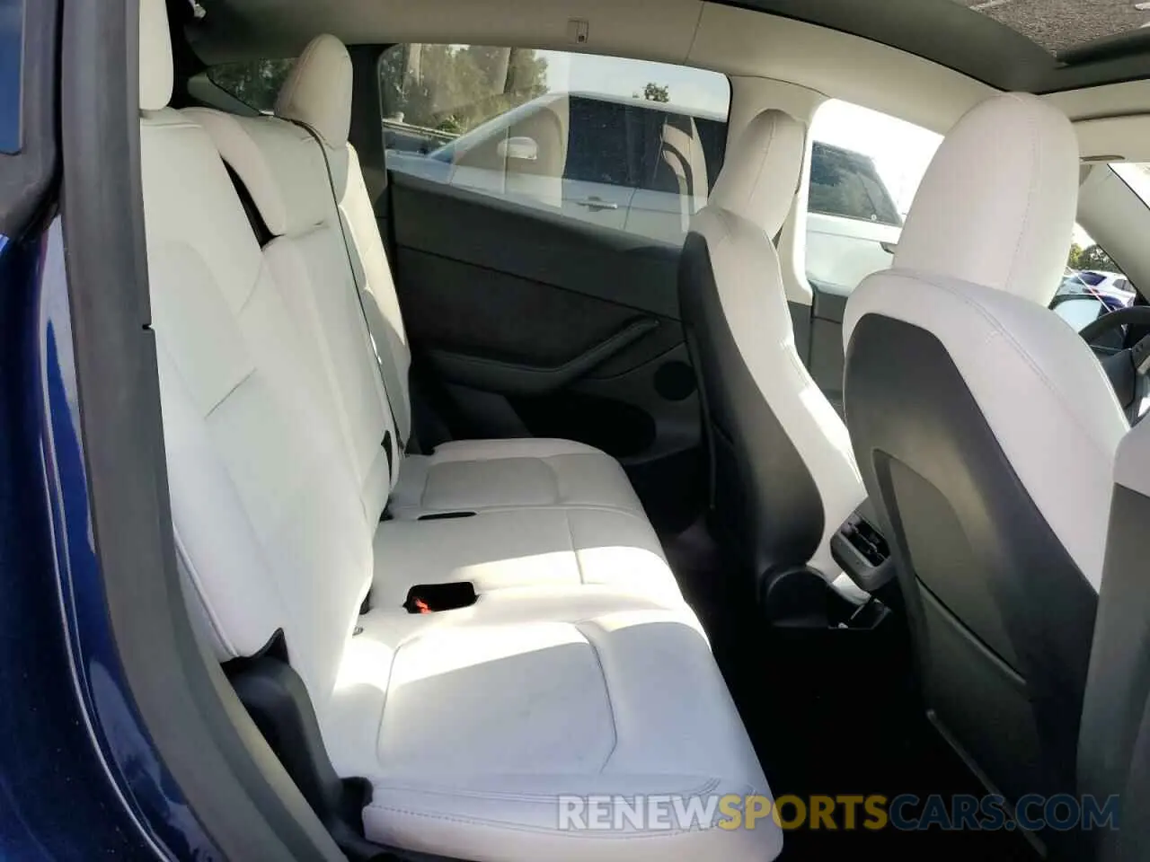 10 Photograph of a damaged car 7SAYGAEE2PF823875 TESLA MODEL Y 2023