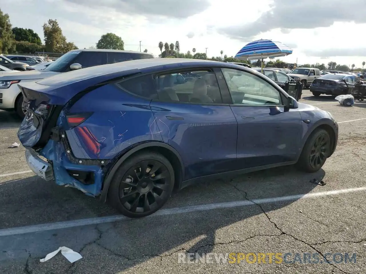 3 Photograph of a damaged car 7SAYGAEE2PF823875 TESLA MODEL Y 2023