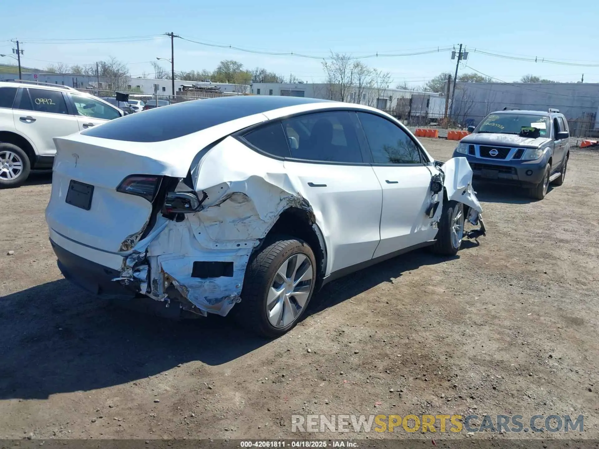 4 Photograph of a damaged car 7SAYGAEE2PF839171 TESLA MODEL Y 2023