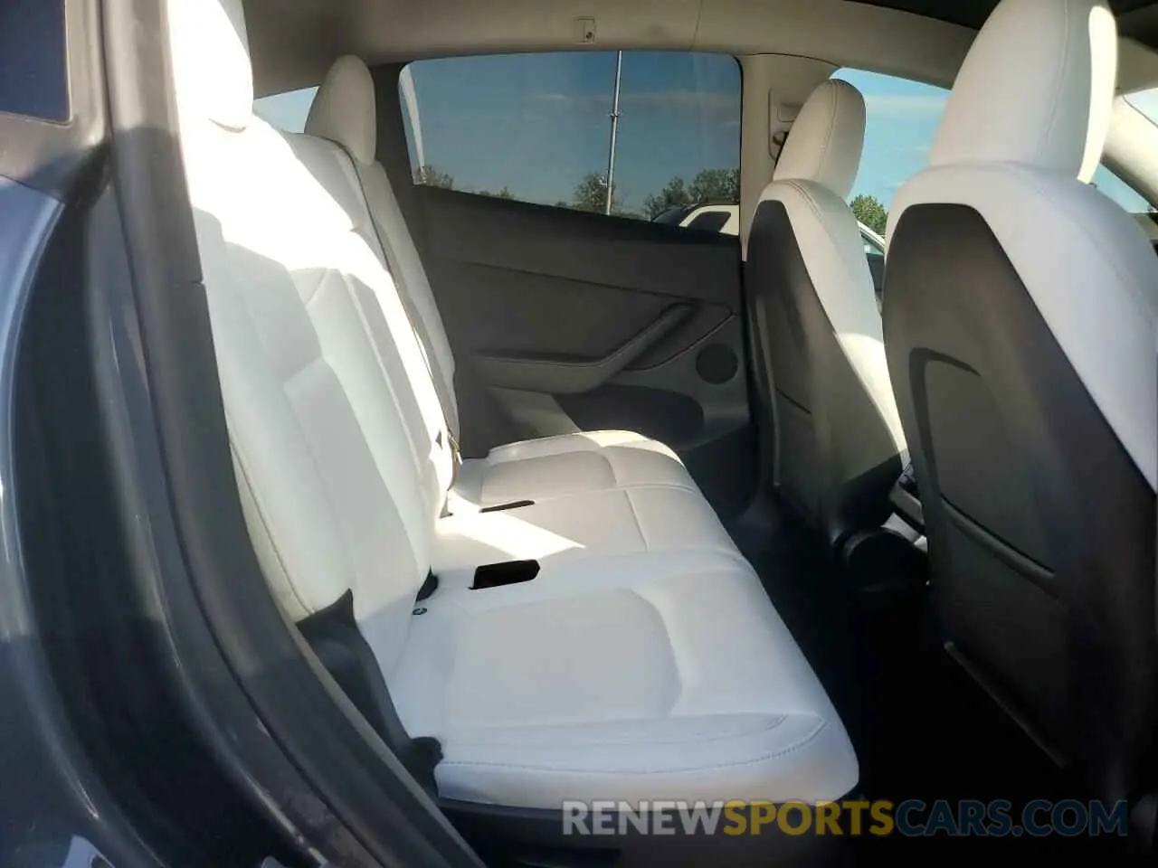 10 Photograph of a damaged car 7SAYGAEE2PF868962 TESLA MODEL Y 2023