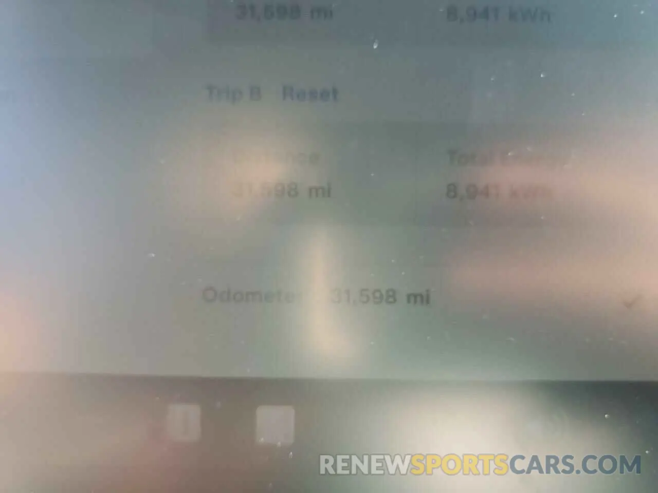 9 Photograph of a damaged car 7SAYGAEE2PF868962 TESLA MODEL Y 2023