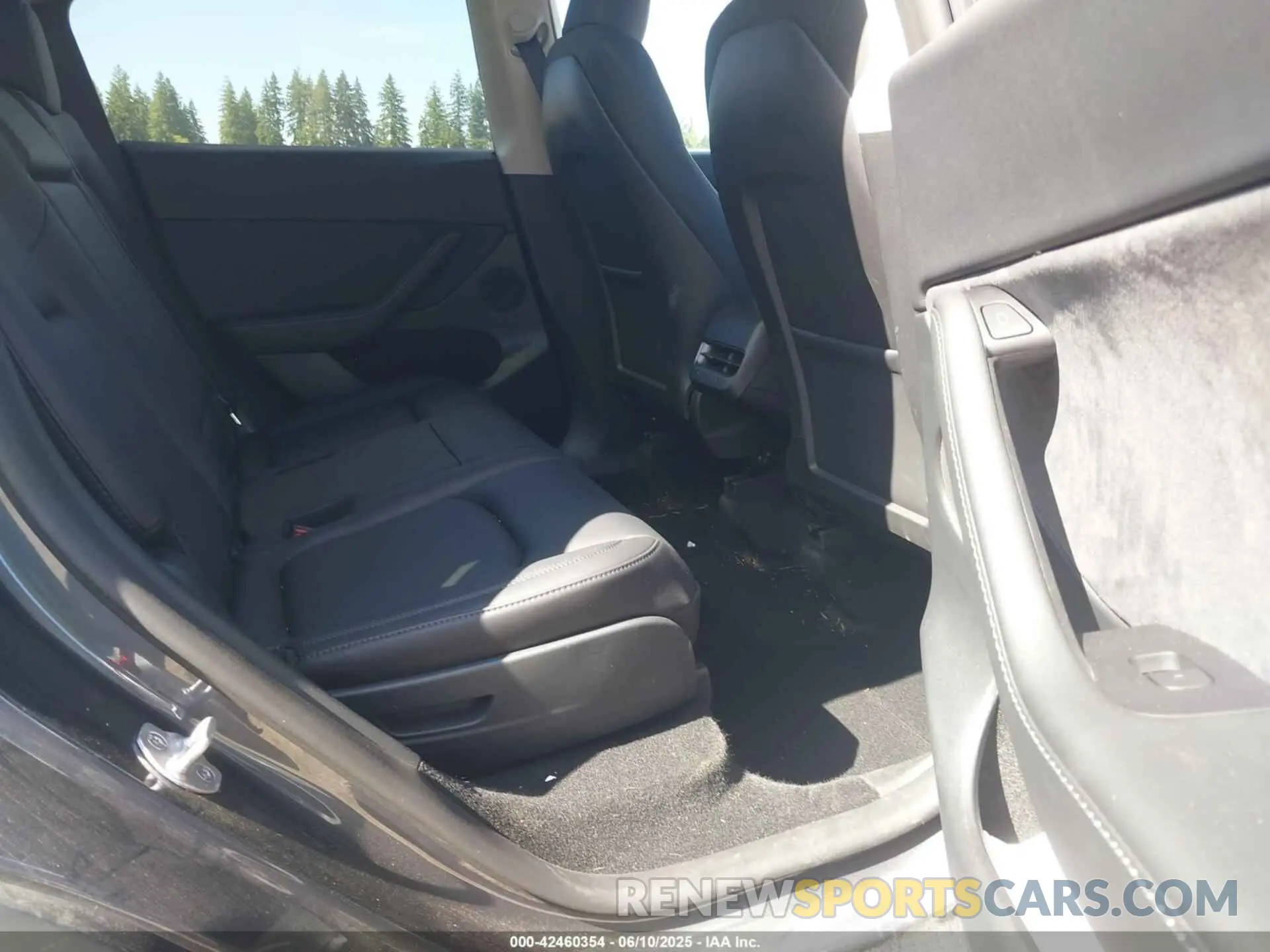 8 Photograph of a damaged car 7SAYGAEE2PF910479 TESLA MODEL Y 2023