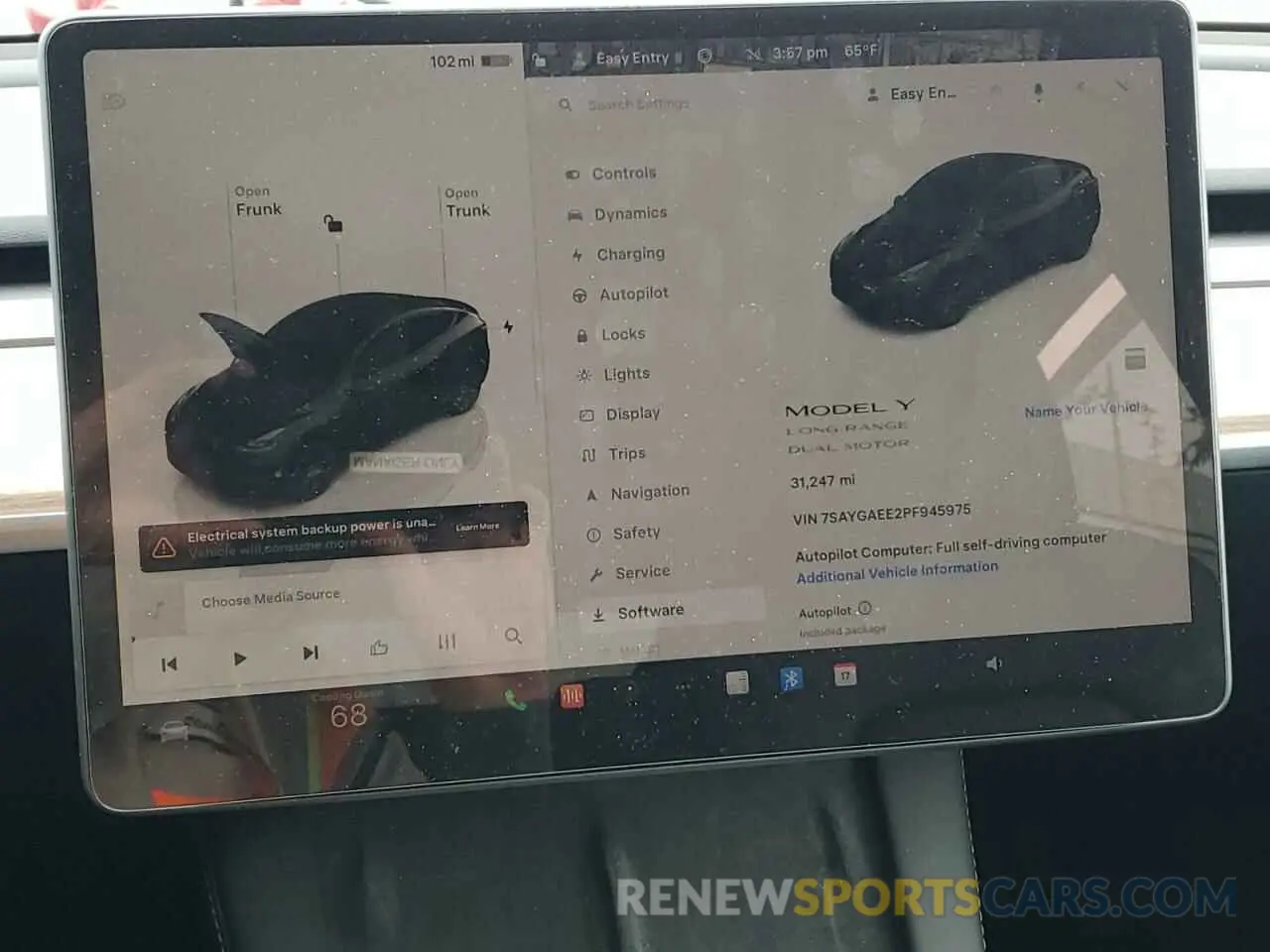 9 Photograph of a damaged car 7SAYGAEE2PF945975 TESLA MODEL Y 2023