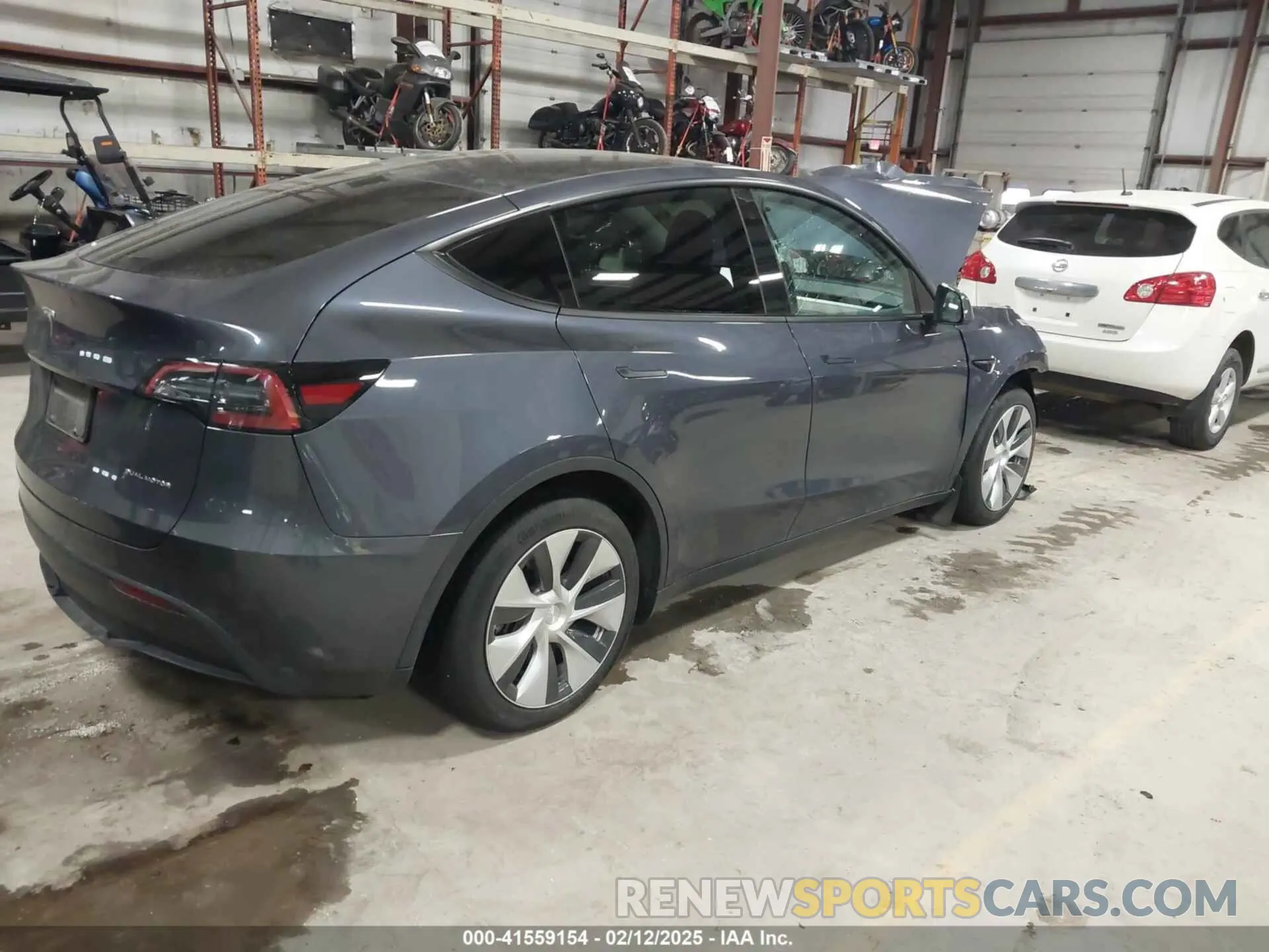 4 Photograph of a damaged car 7SAYGAEE3PF690592 TESLA MODEL Y 2023