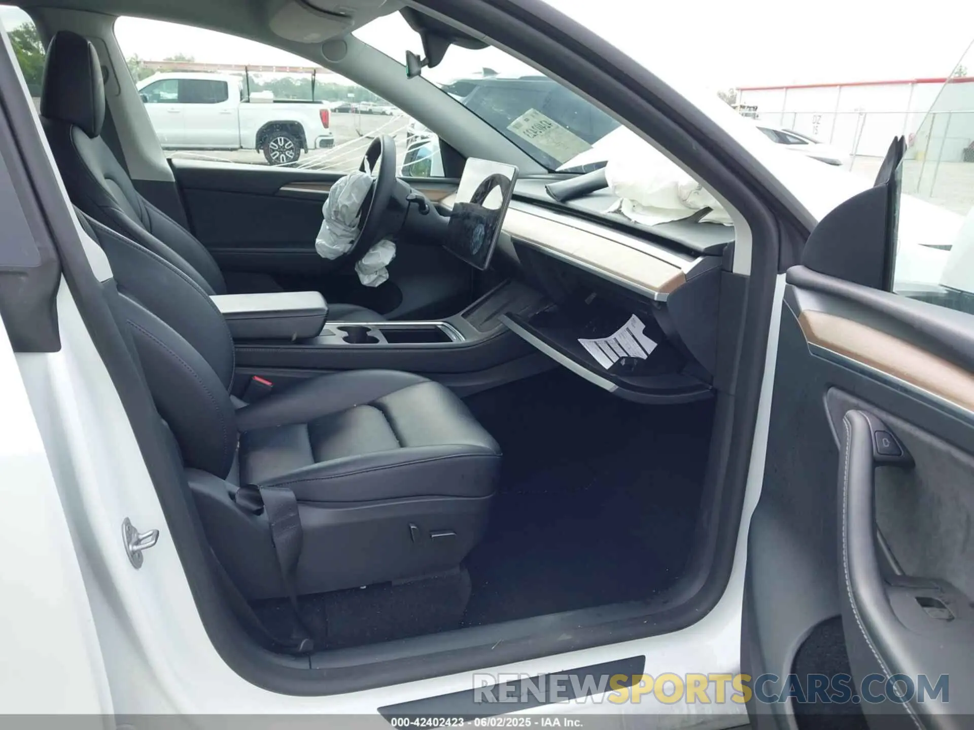 5 Photograph of a damaged car 7SAYGAEE3PF850437 TESLA MODEL Y 2023