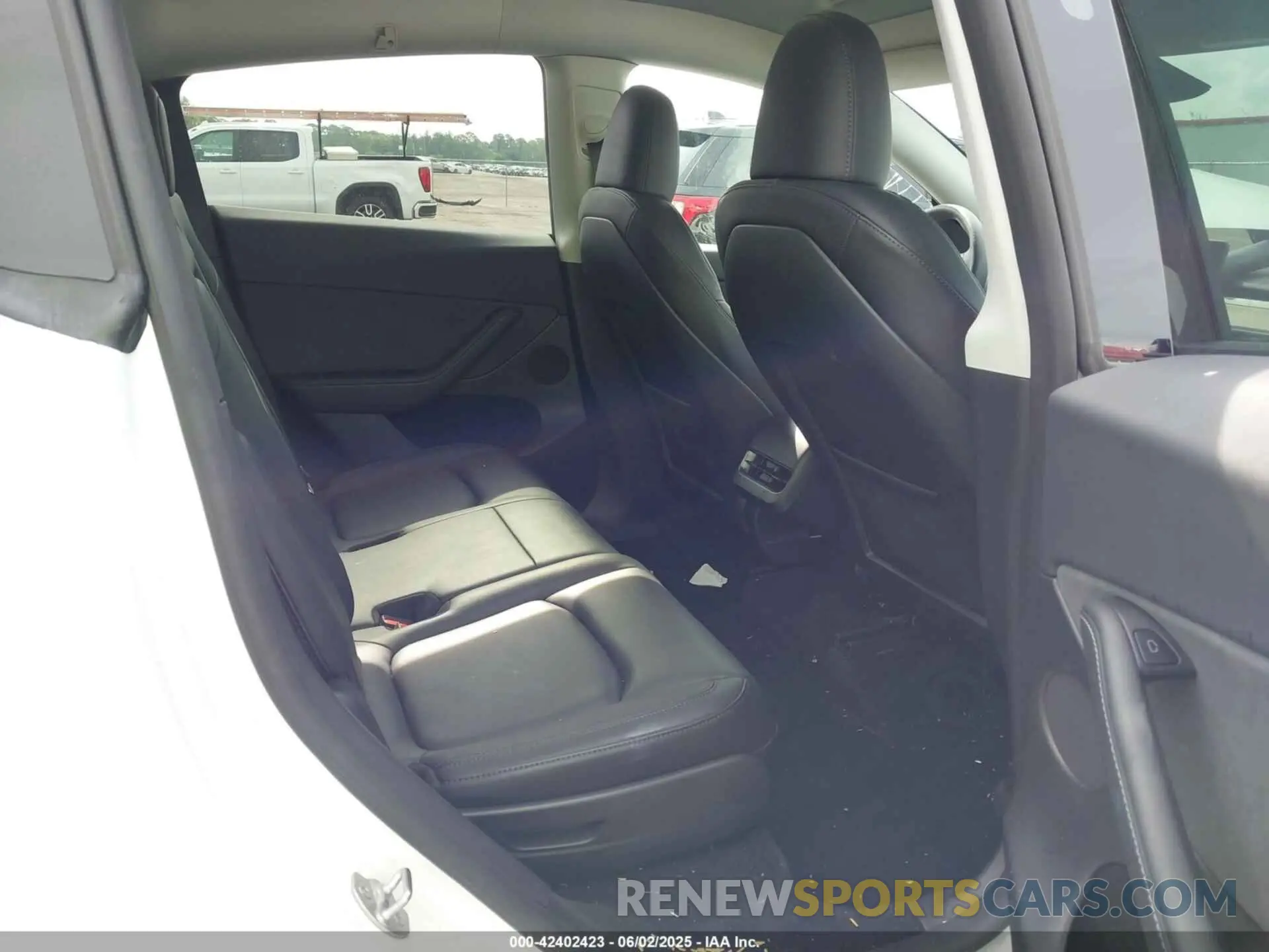8 Photograph of a damaged car 7SAYGAEE3PF850437 TESLA MODEL Y 2023