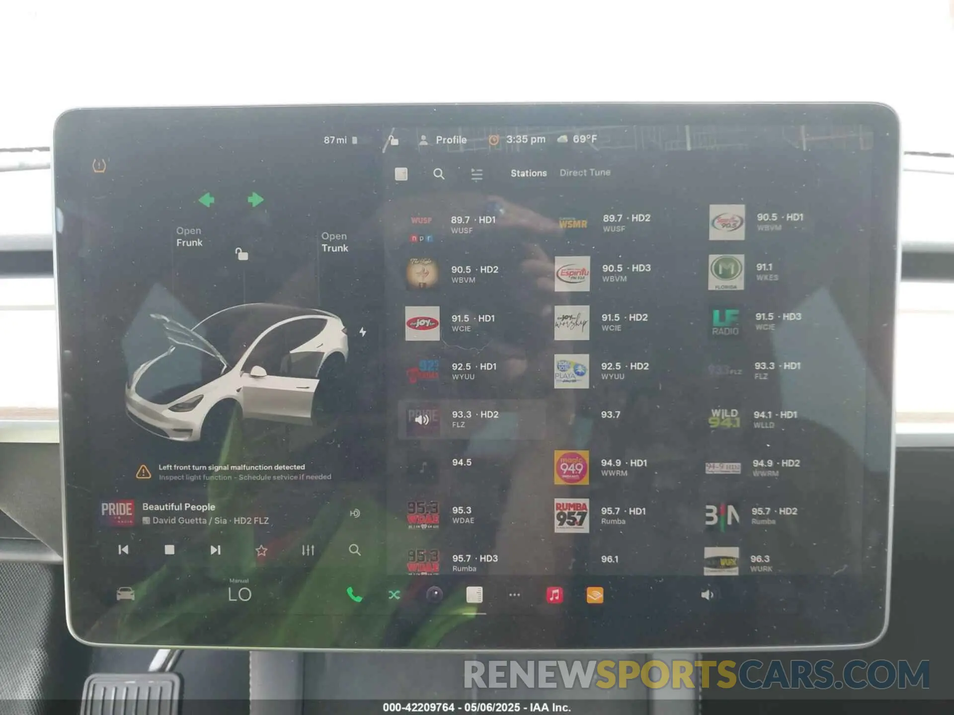 17 Photograph of a damaged car 7SAYGAEE3PF907784 TESLA MODEL Y 2023